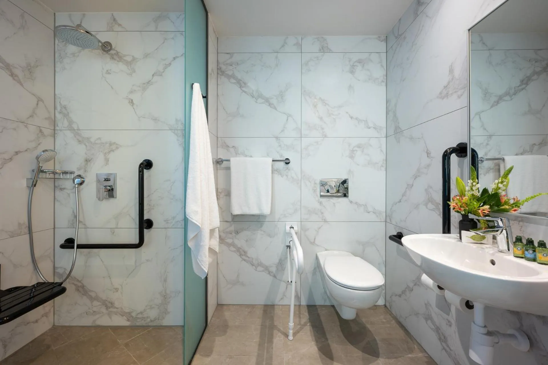 Shower in Hotel Botanica- Limited Edition By Fattal