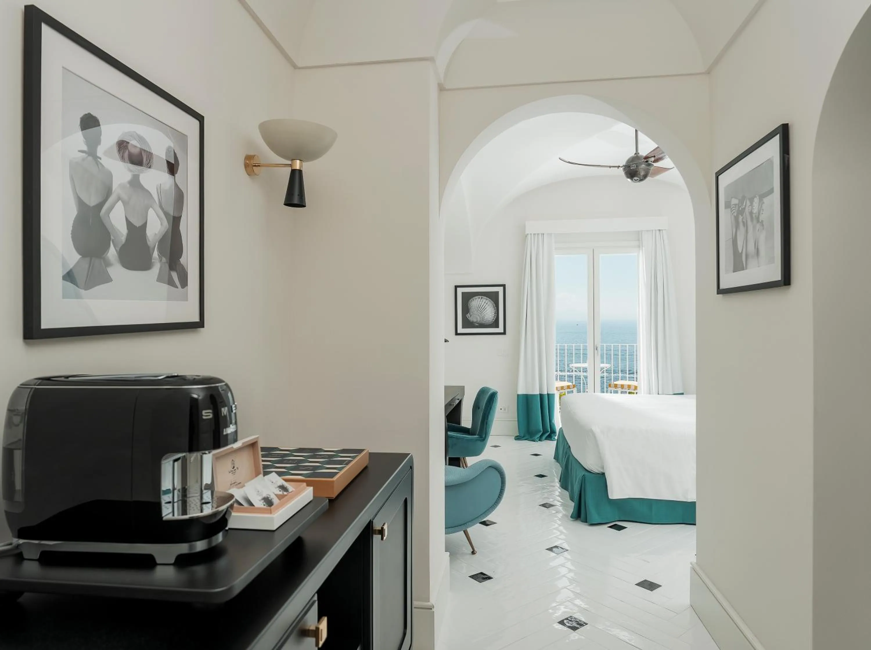 Photo of the whole room, Bed in Hotel Miramalfi