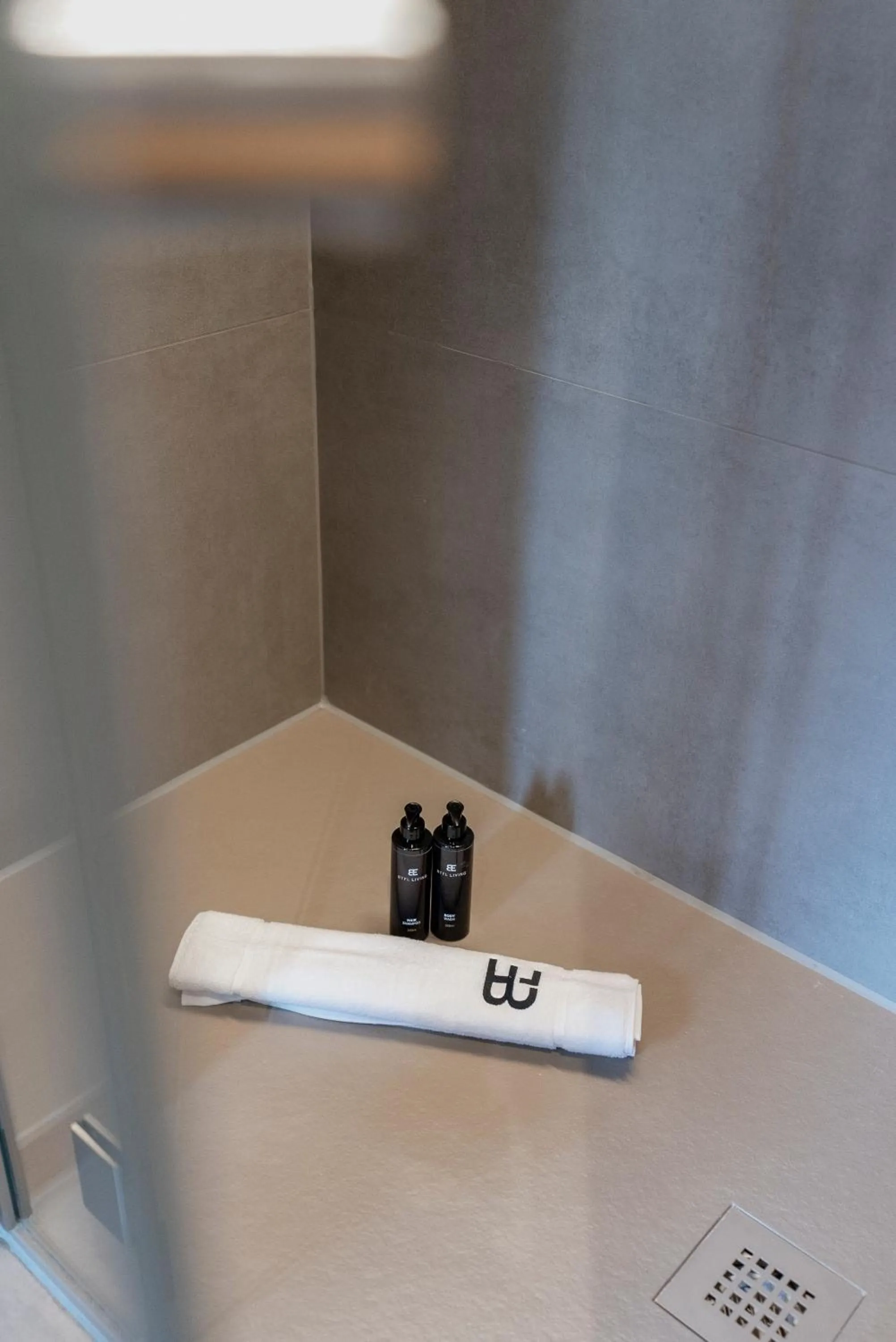 Shower in BTFL Living, Luxury Residences Antwerp, Zirkstraat