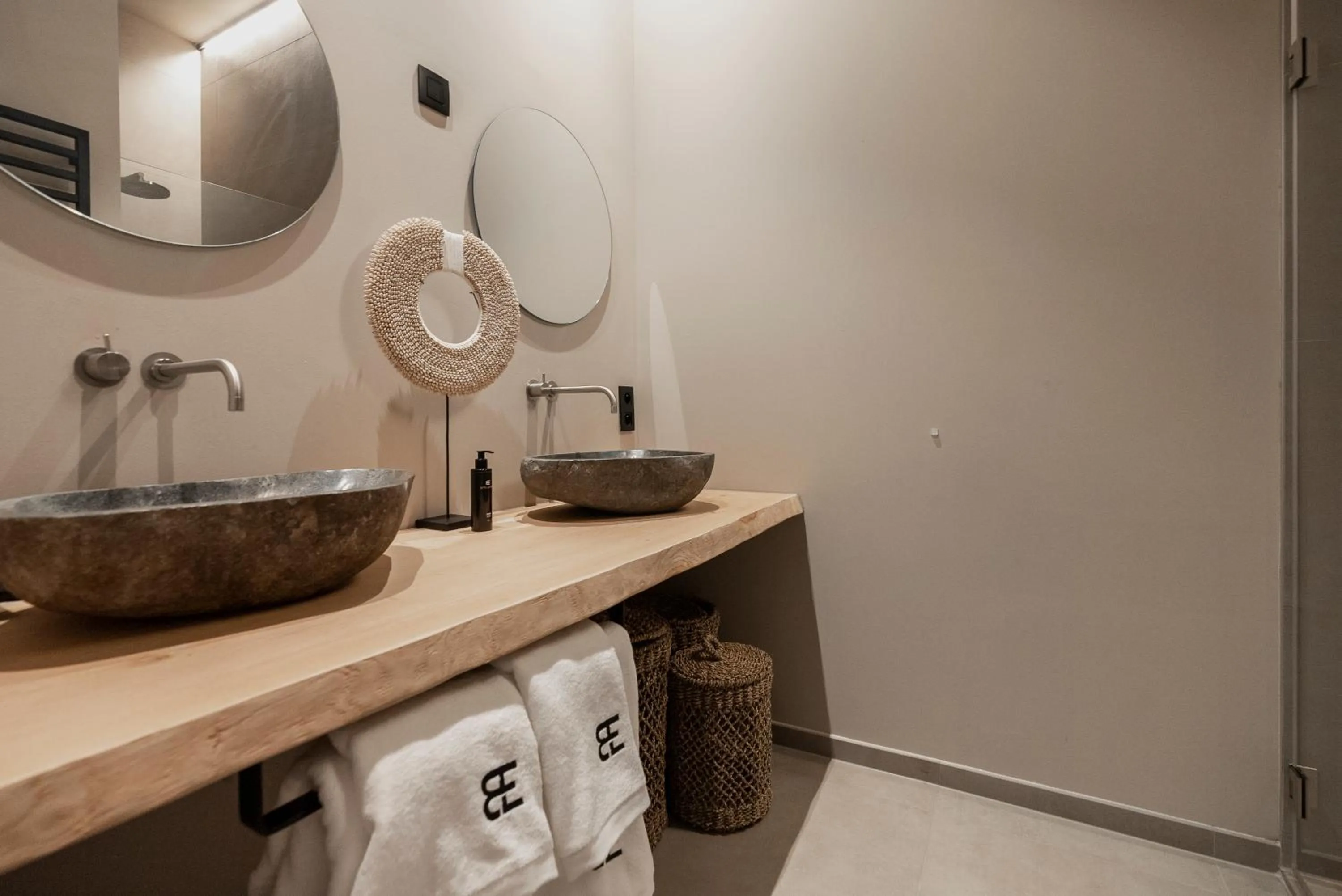 Shower in BTFL Living, Luxury Residences Antwerp, Zirkstraat