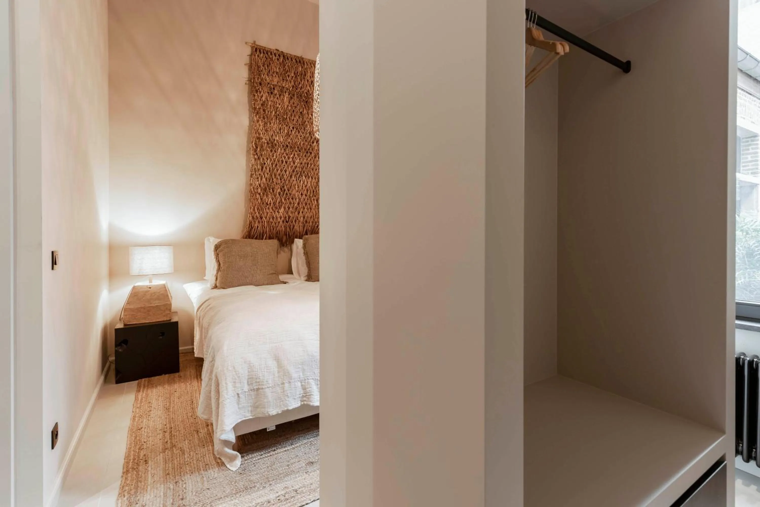 Bed in BTFL Living, Luxury Residences Antwerp, Zirkstraat