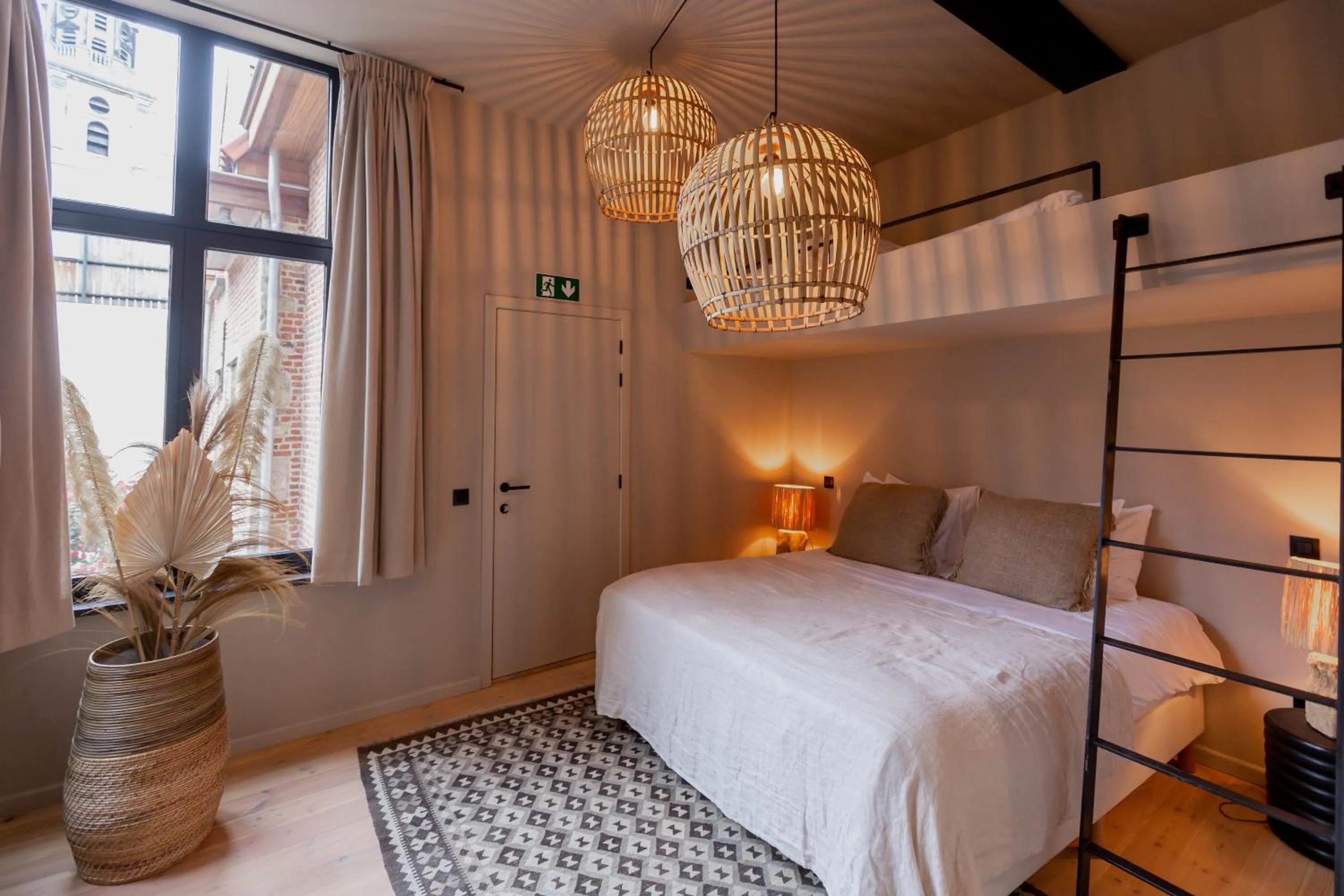 Bed in BTFL Living, Luxury Residences Antwerp, Zirkstraat