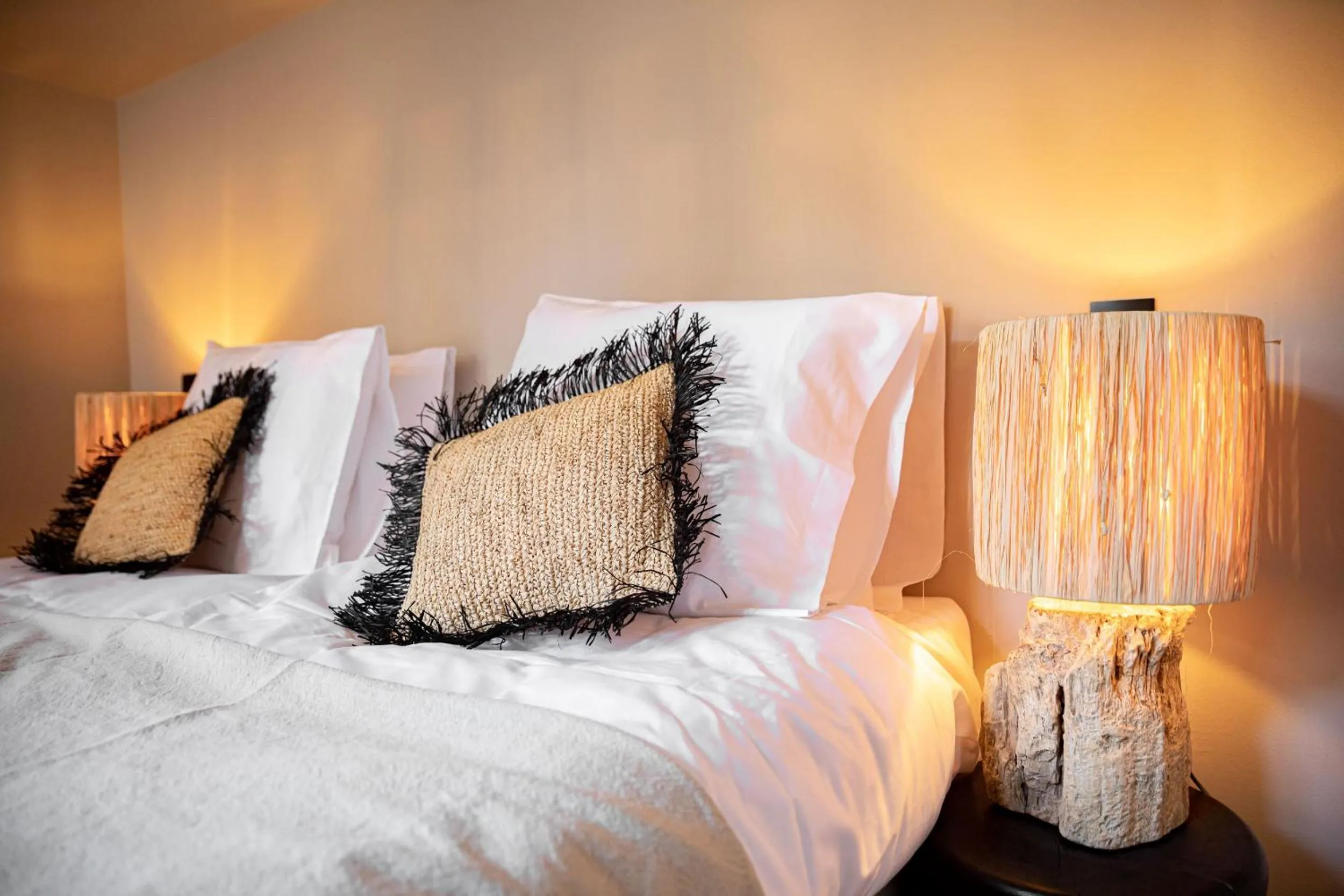 Bed in BTFL Living, Luxury Residences Antwerp, Zirkstraat