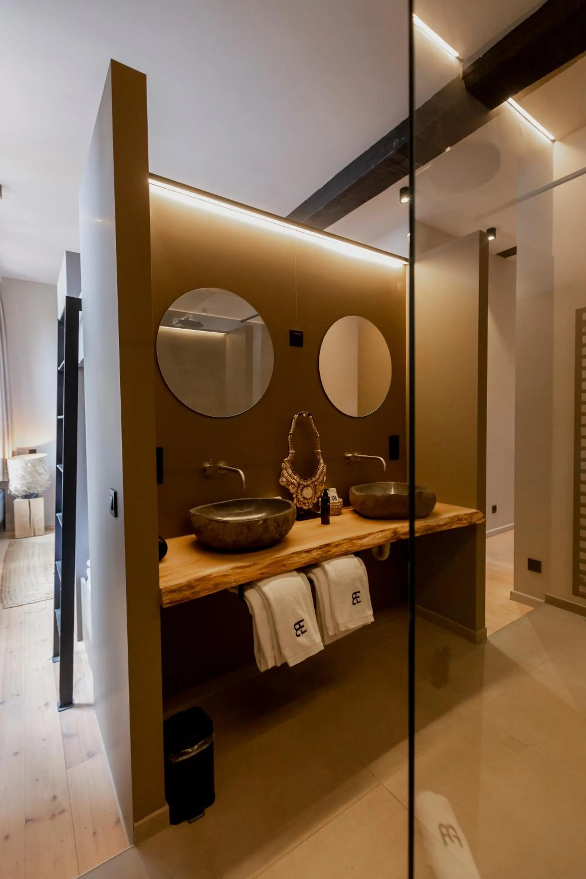 Shower in BTFL Living, Luxury Residences Antwerp, Zirkstraat