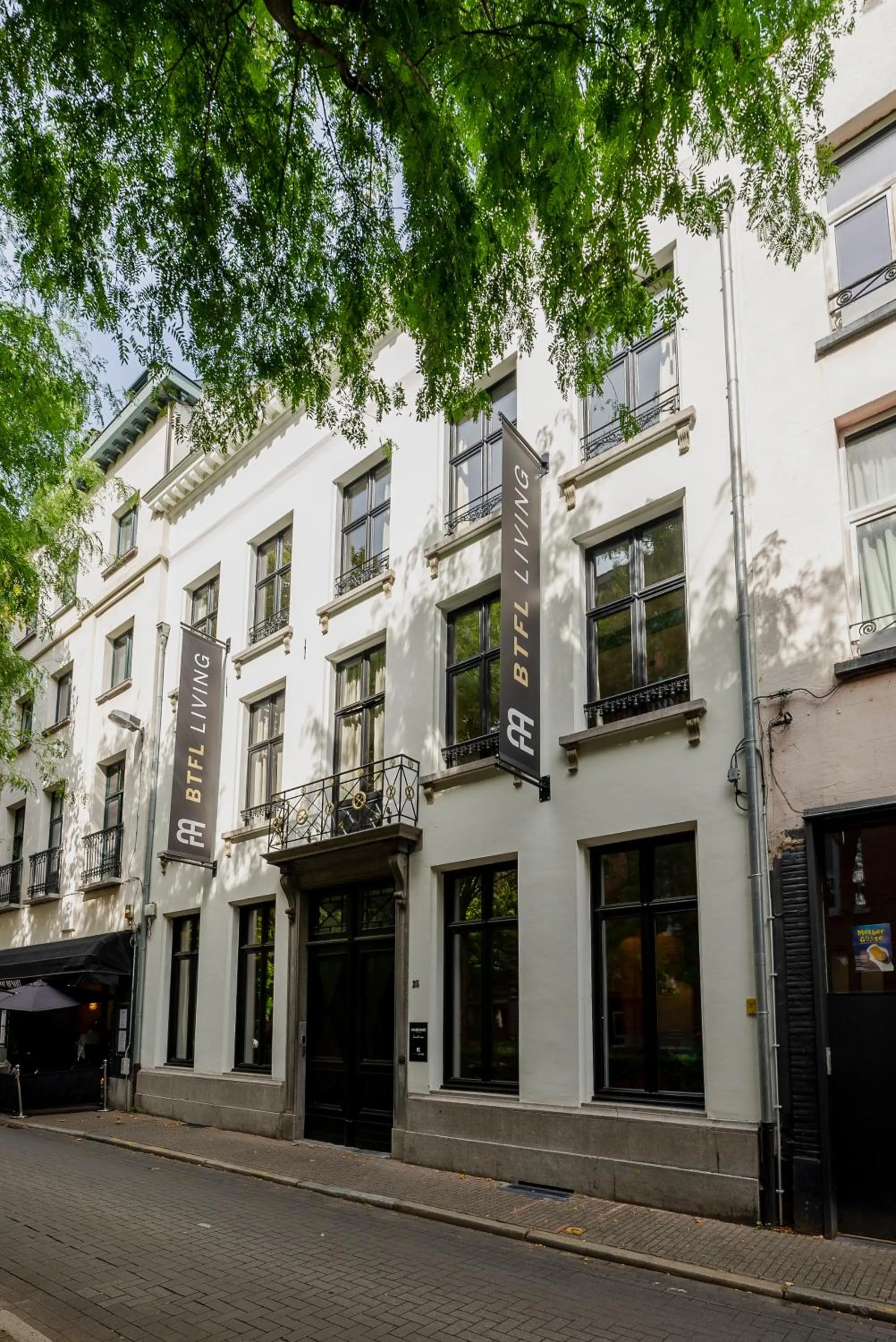 Facade/entrance in BTFL Living, Luxury Residences Antwerp, Zirkstraat