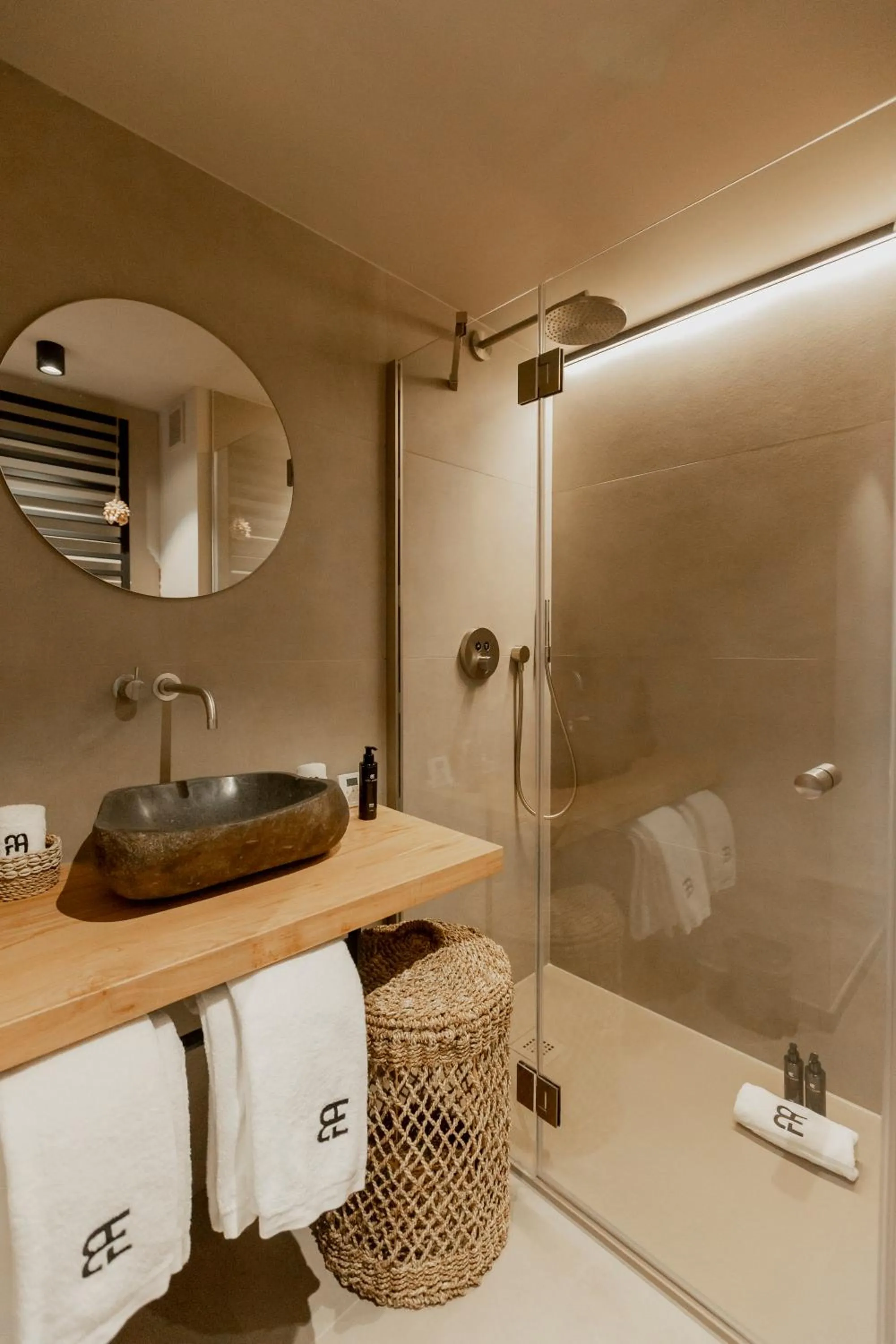Shower in BTFL Living, Luxury Residences Antwerp, Zirkstraat