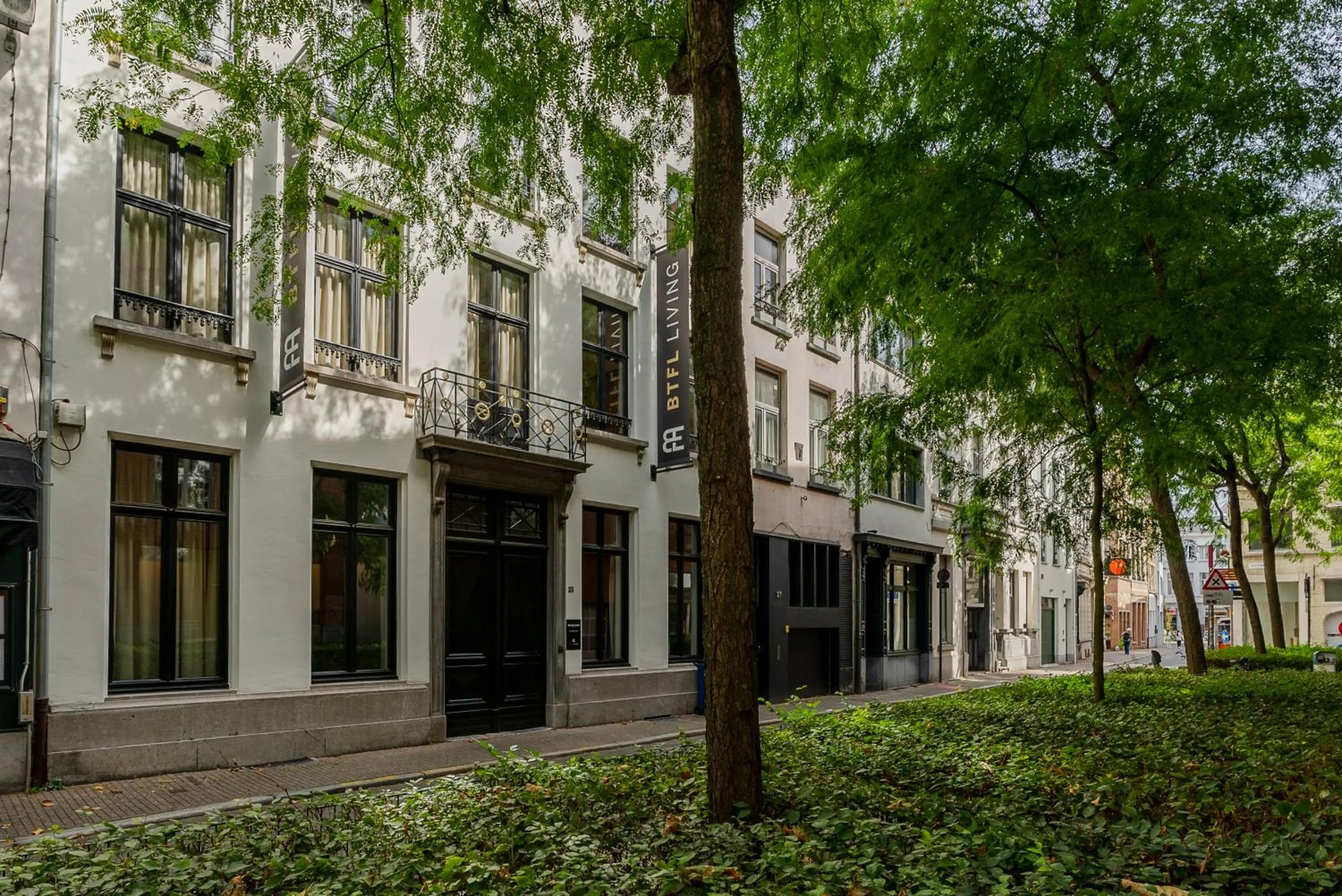Facade/entrance in BTFL Living, Luxury Residences Antwerp, Zirkstraat