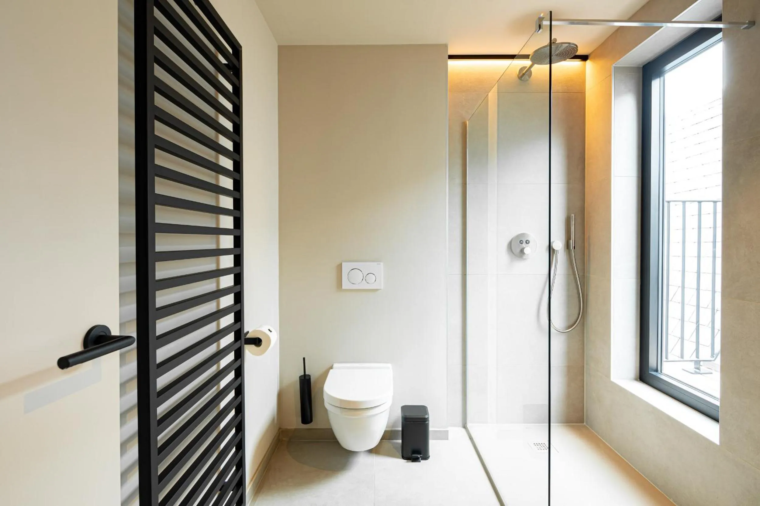 Shower in BTFL Living, Luxury Residences Antwerp, Zirkstraat
