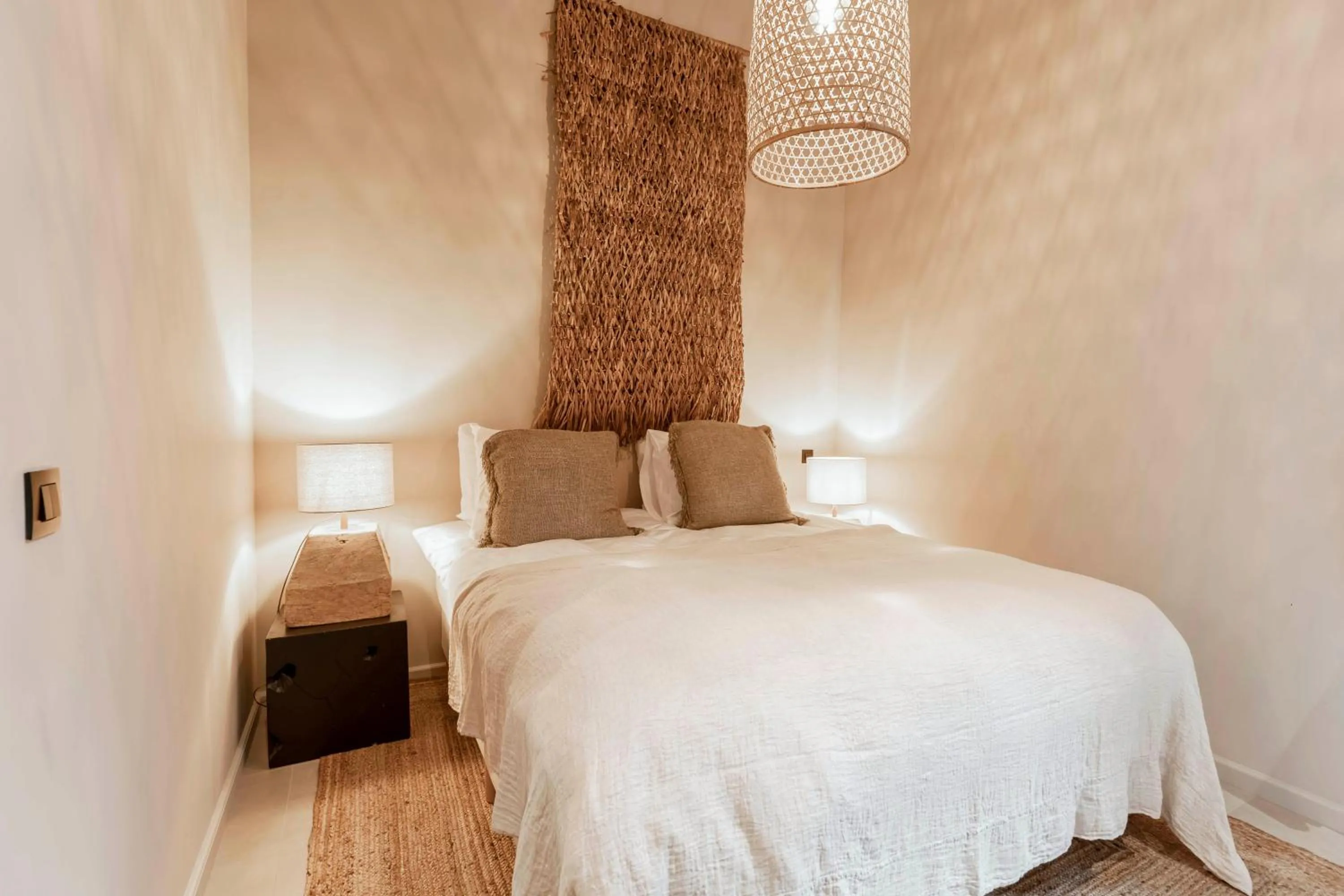 Bed in BTFL Living, Luxury Residences Antwerp, Zirkstraat