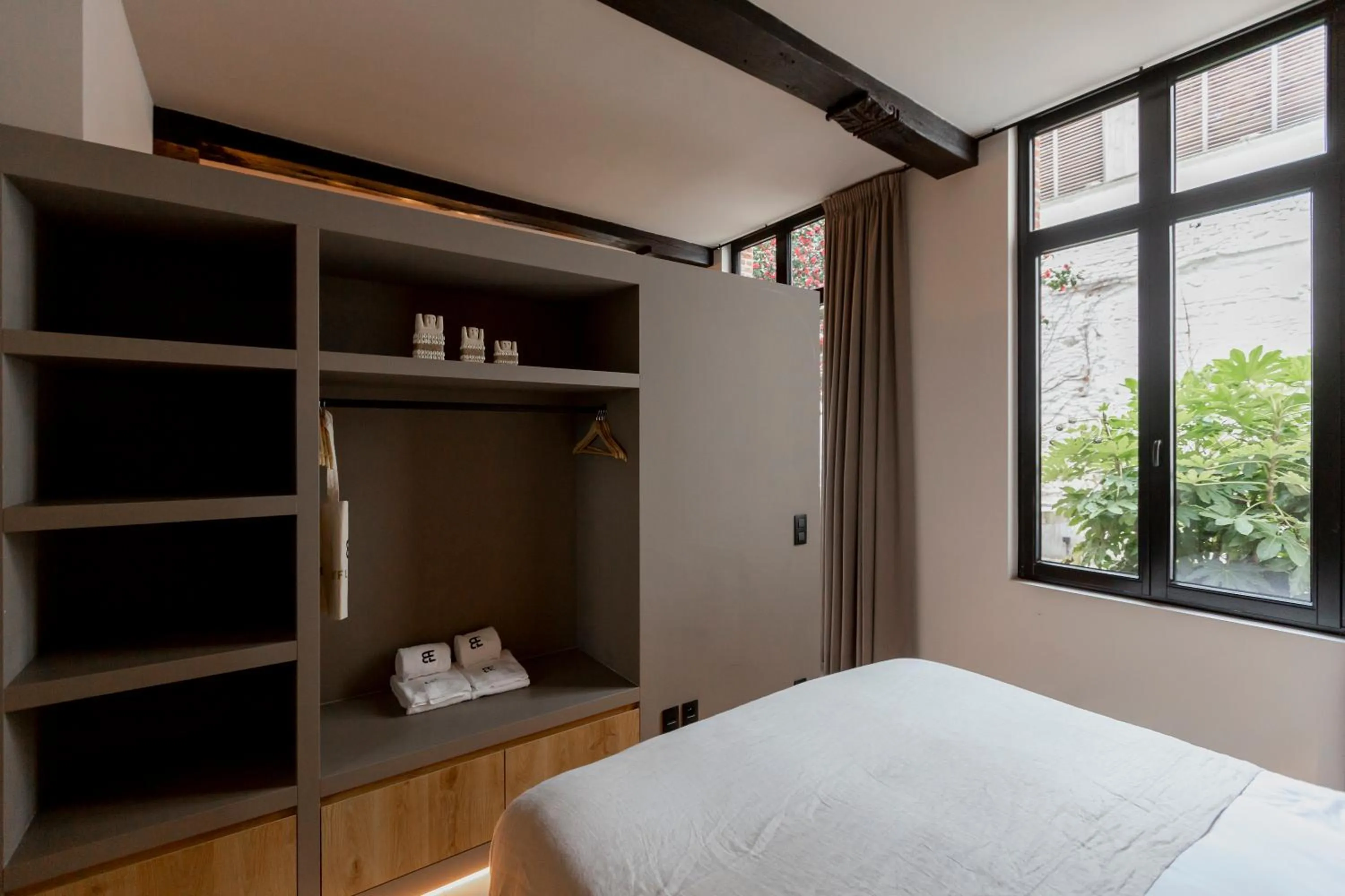 Bed in BTFL Living, Luxury Residences Antwerp, Zirkstraat