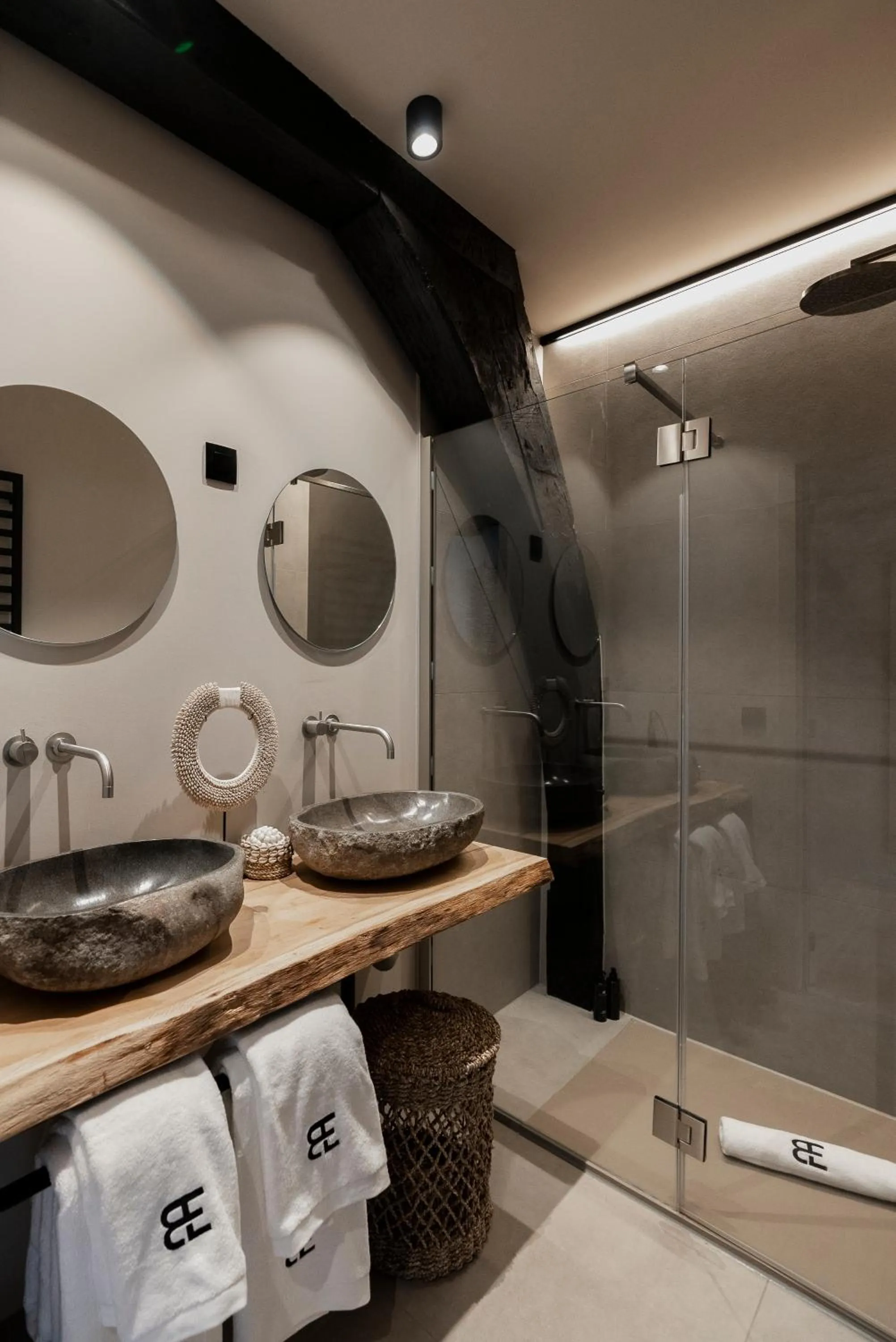 Shower in BTFL Living, Luxury Residences Antwerp, Zirkstraat