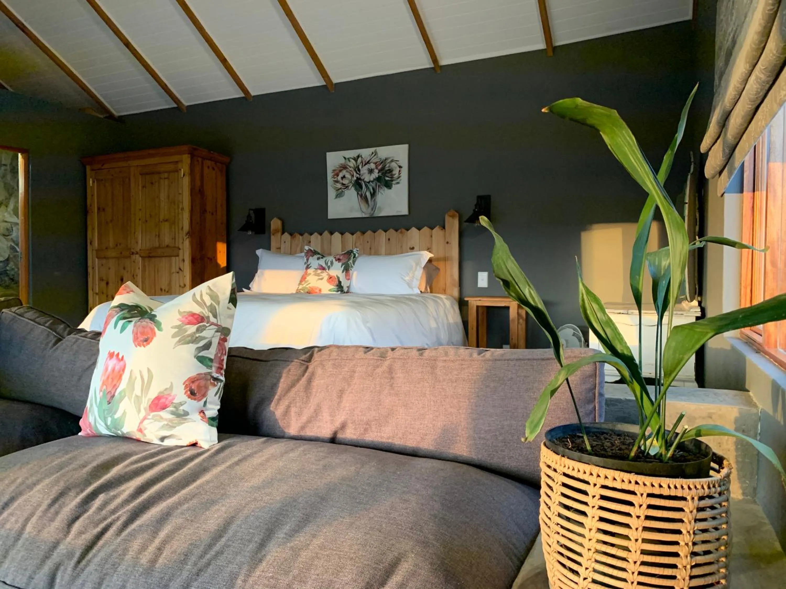 Seating area, Bed in Berghouse and Cottages