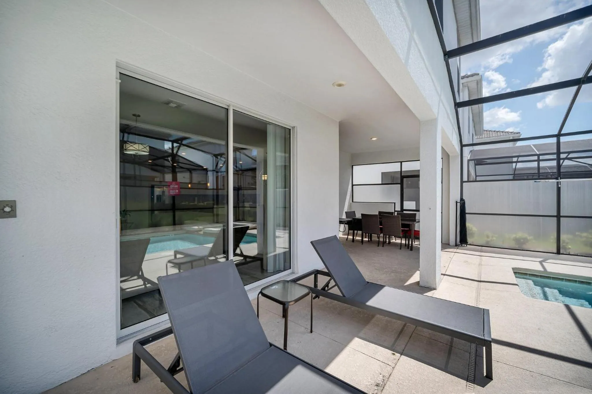 Gorgeous, Modern Home wPrivate Pool