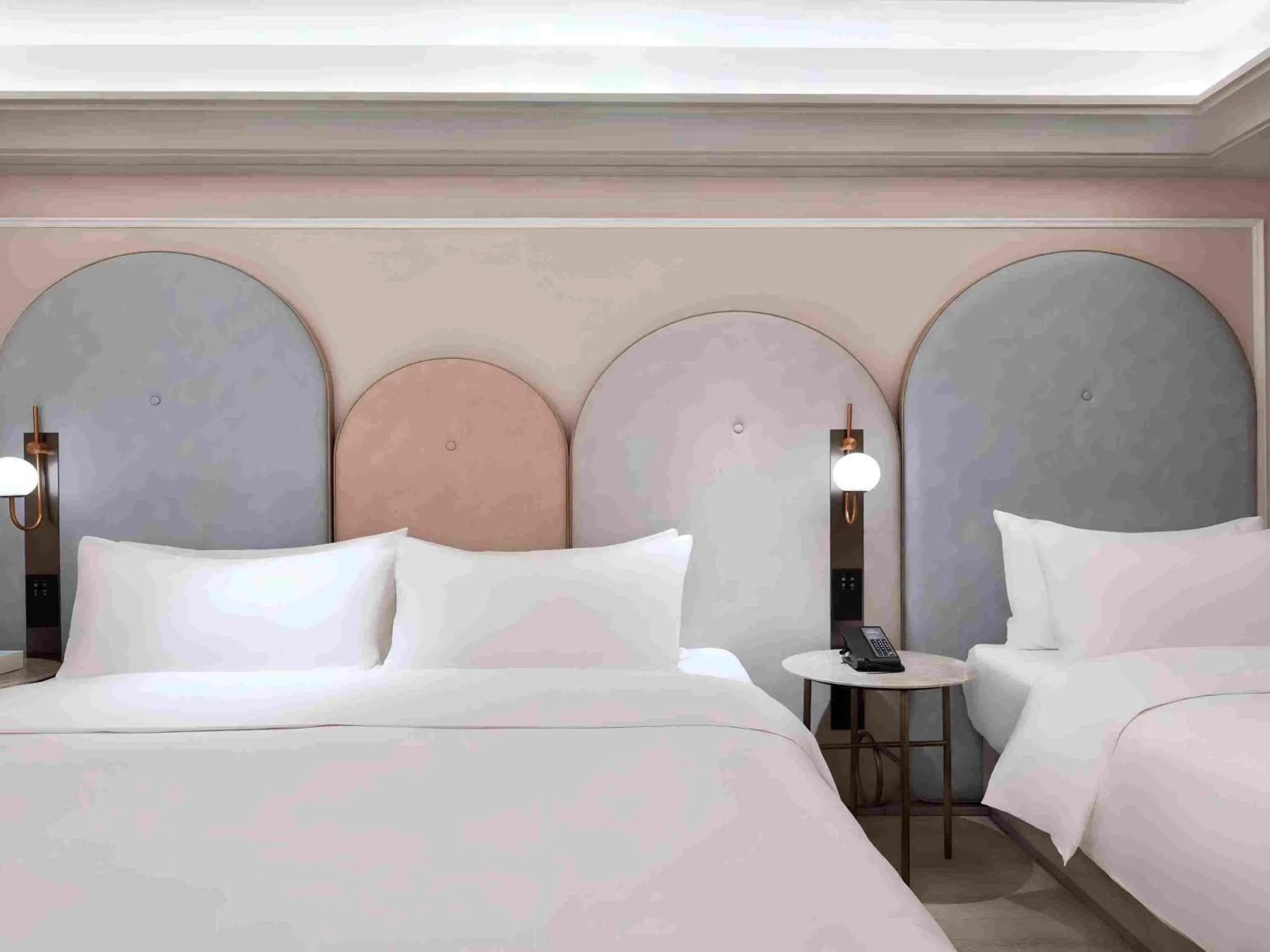 Photo of the whole room, Bed in Mercure Chengdu Kuanzhai Alley West