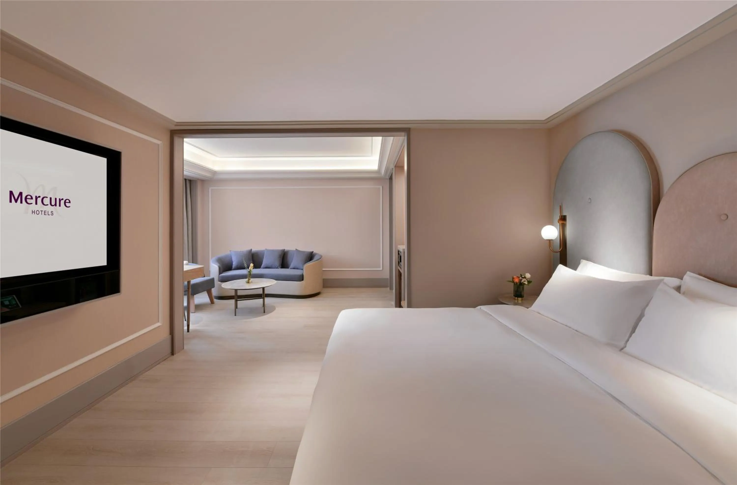 Bed in Mercure Chengdu Kuanzhai Alley West