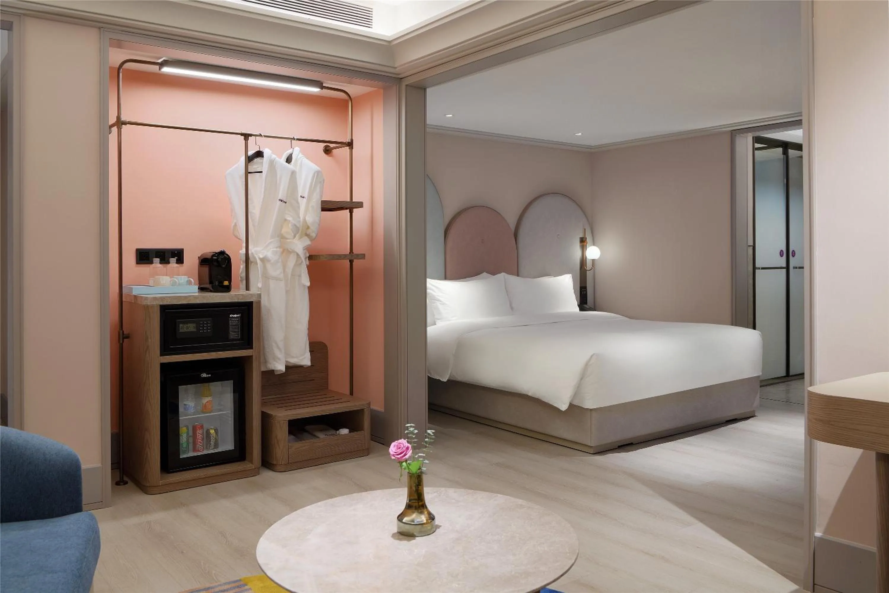 Bed in Mercure Chengdu Kuanzhai Alley West
