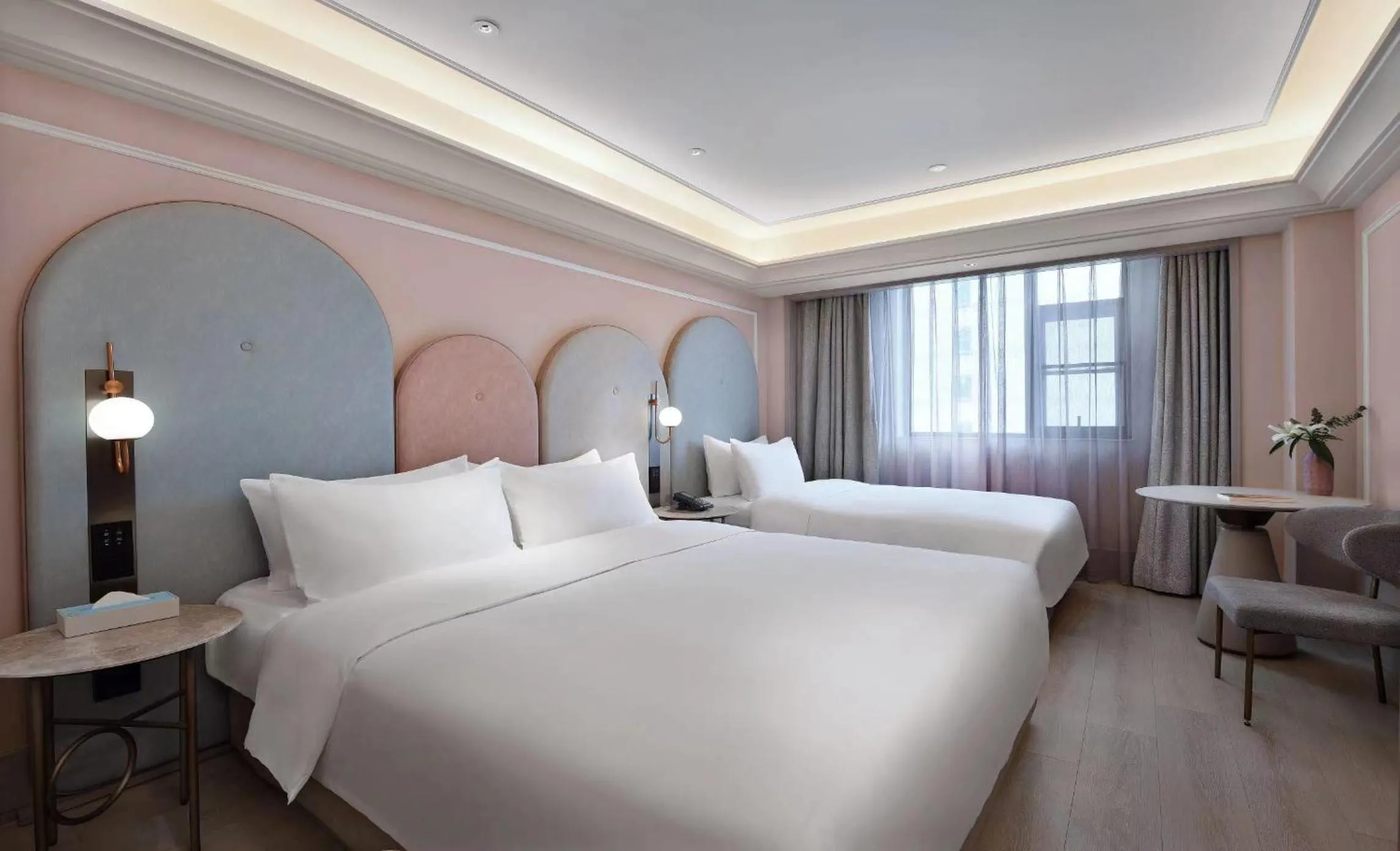 Bed in Mercure Chengdu Kuanzhai Alley West