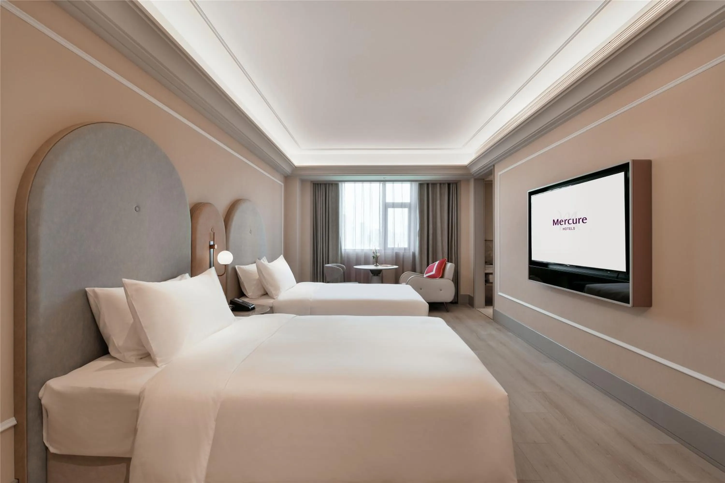 Bed in Mercure Chengdu Kuanzhai Alley West