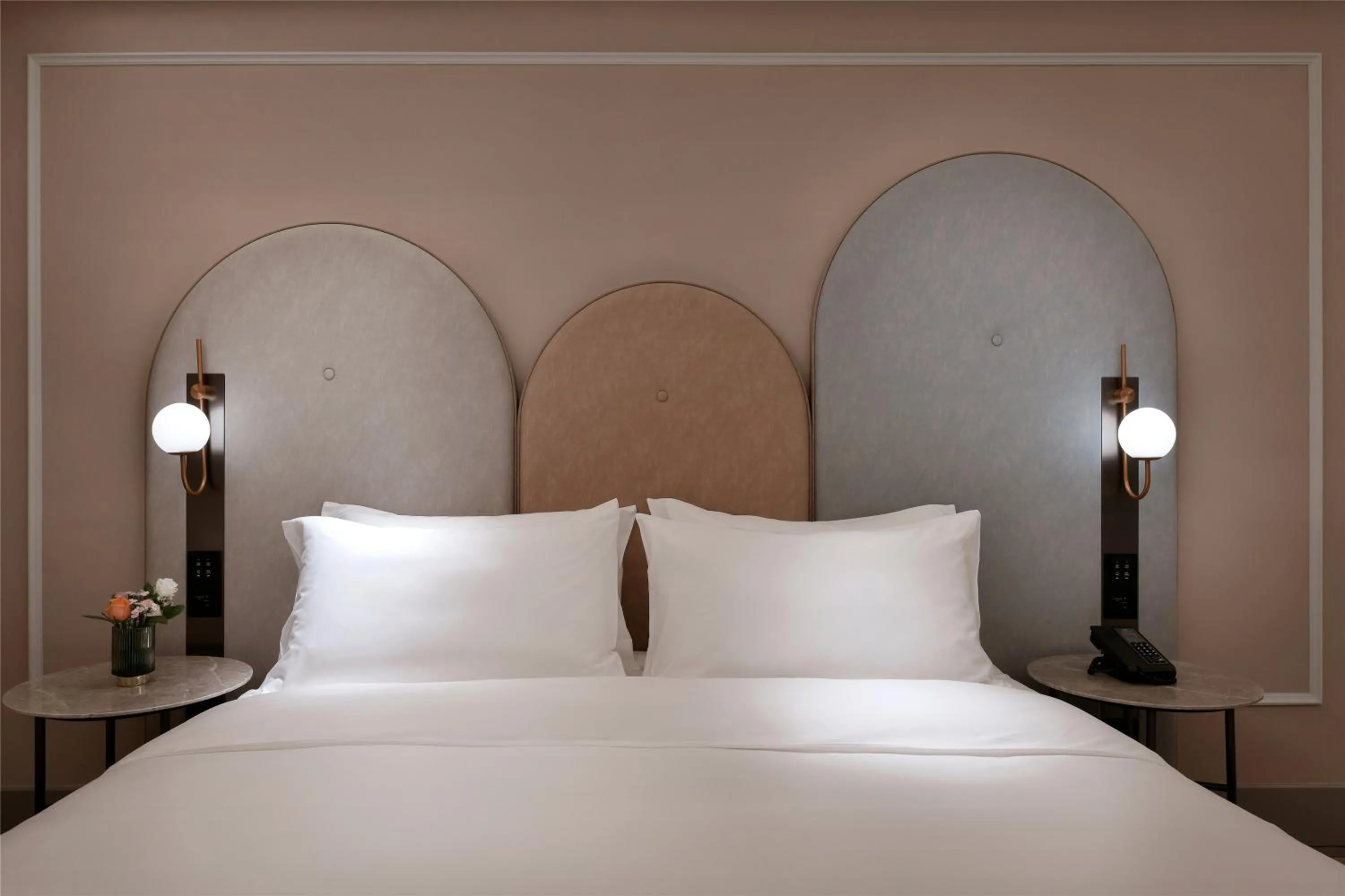 Bed in Mercure Chengdu Kuanzhai Alley West