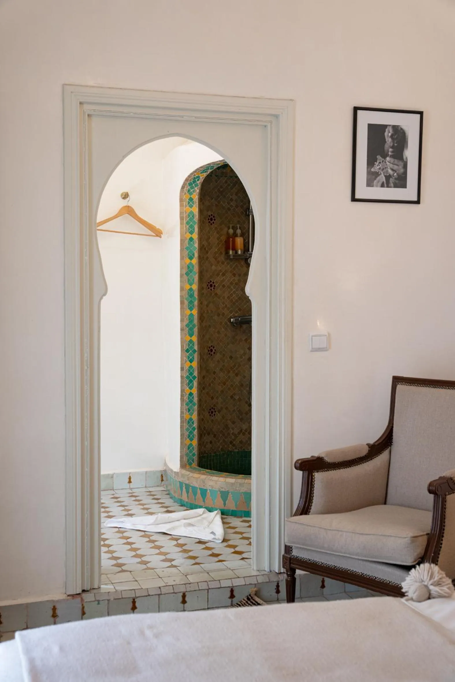 Shower, Bed in Riad LAMDINA