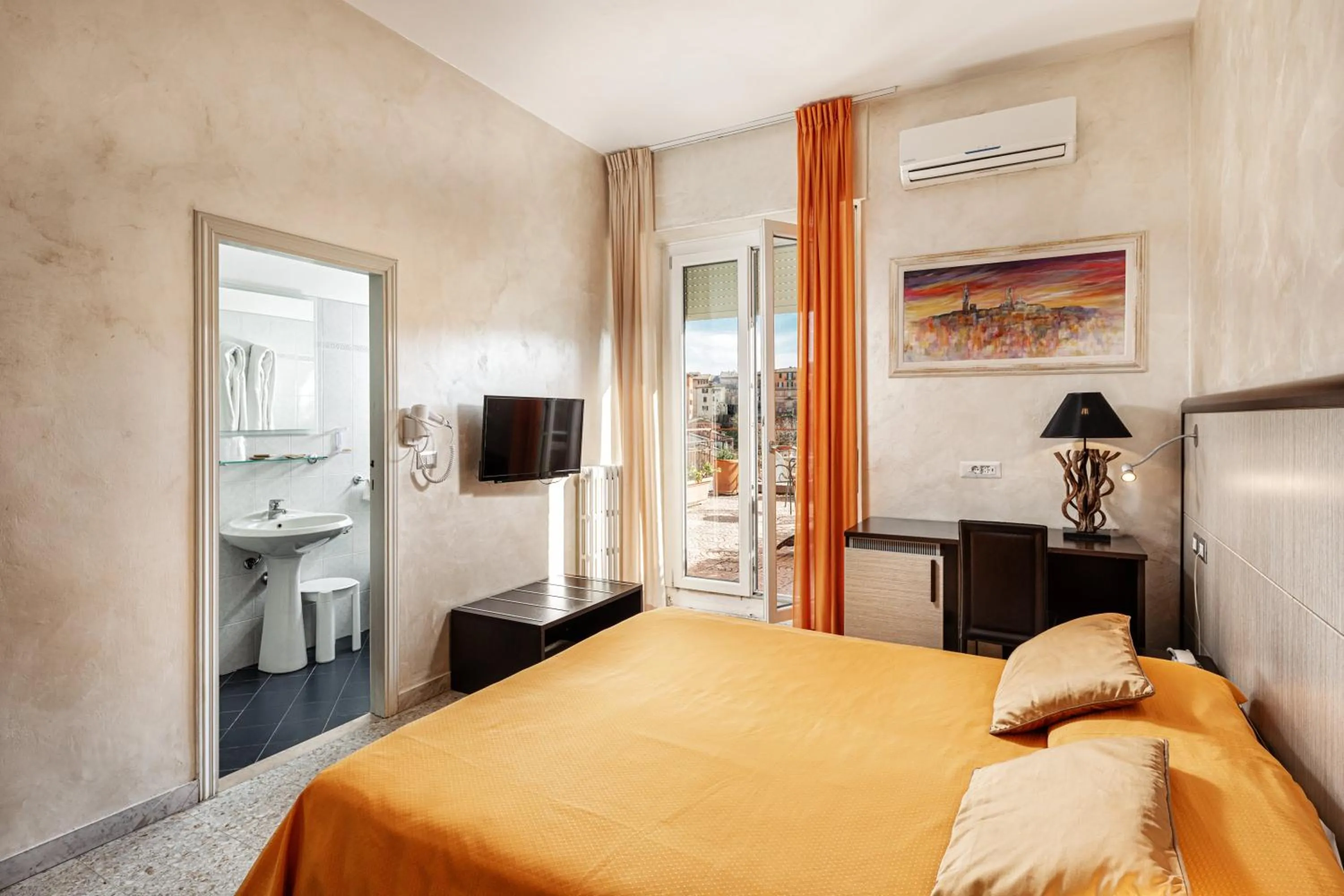 Photo of the whole room, Bed in Hotel Minerva