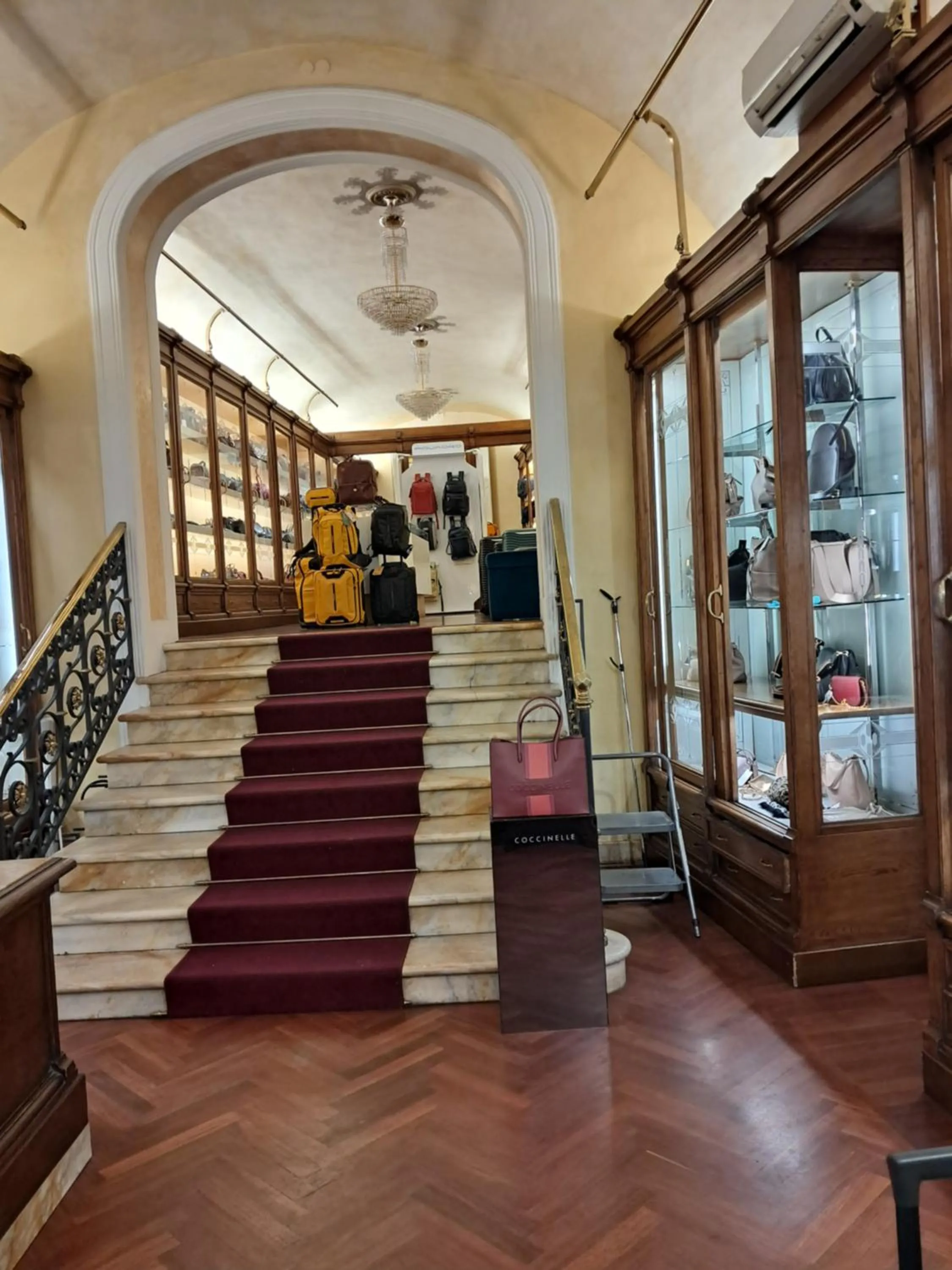 On-site shops in Hotel Minerva