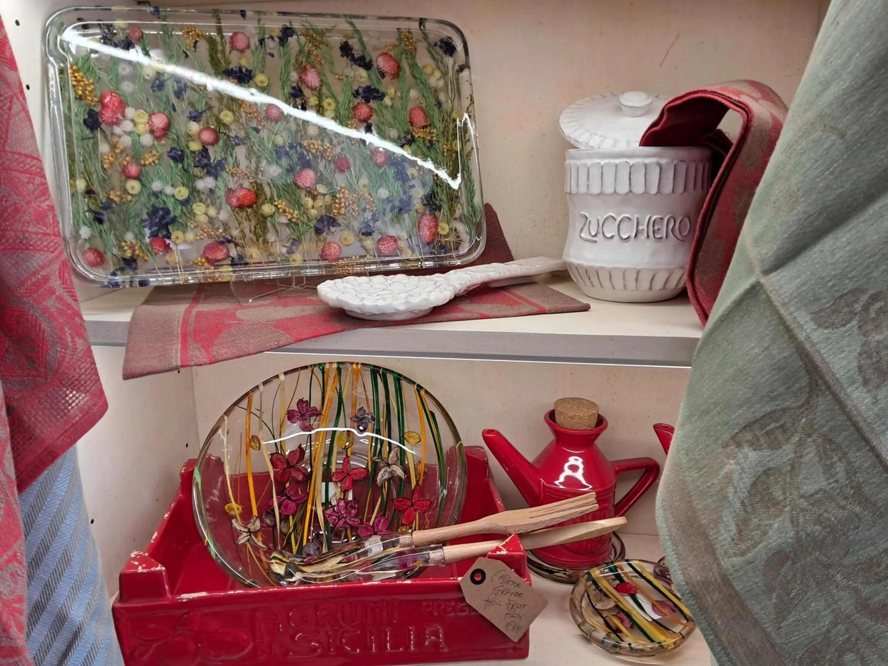 On-site shops in Hotel Minerva