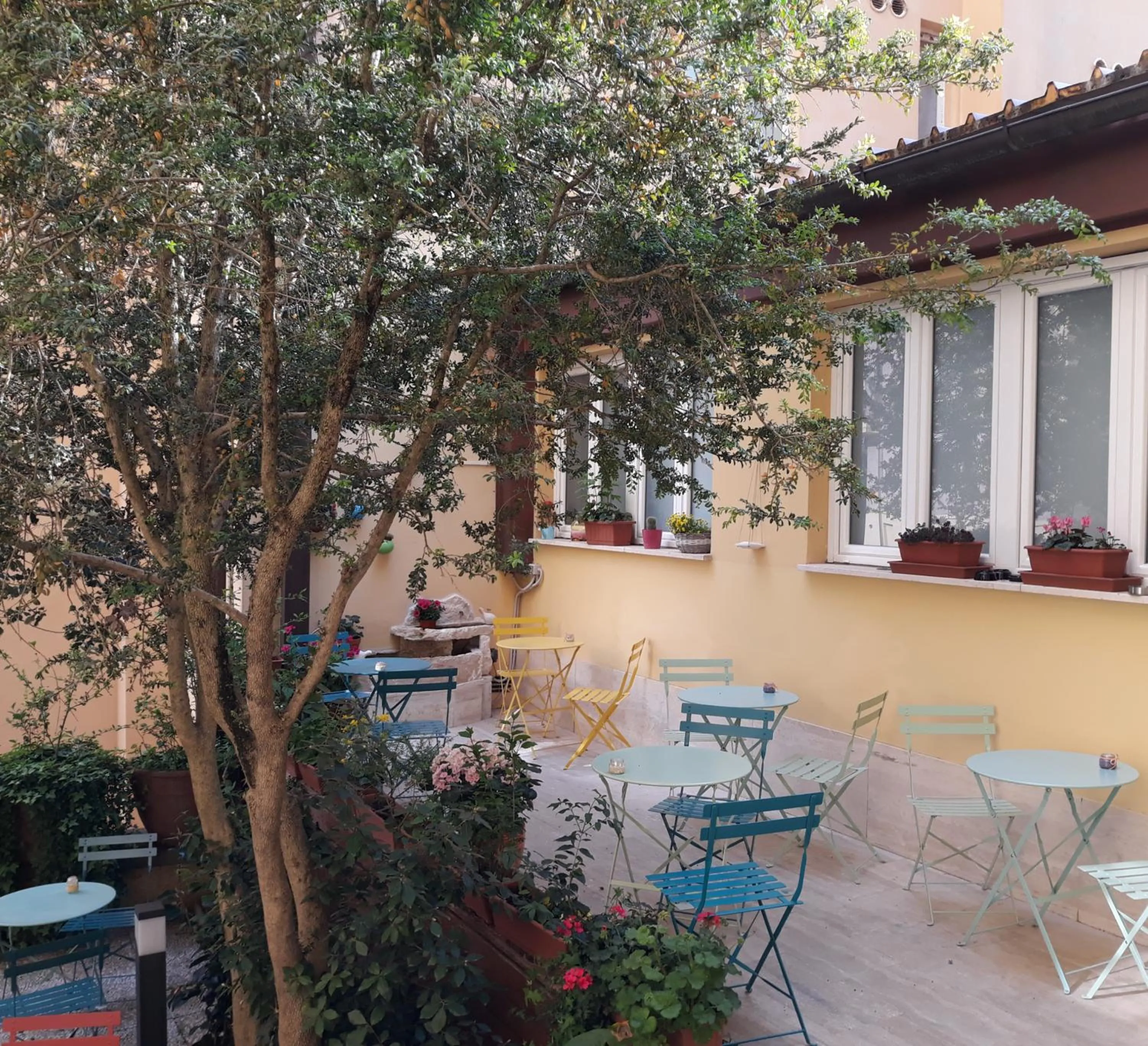 Day in Hotel Minerva