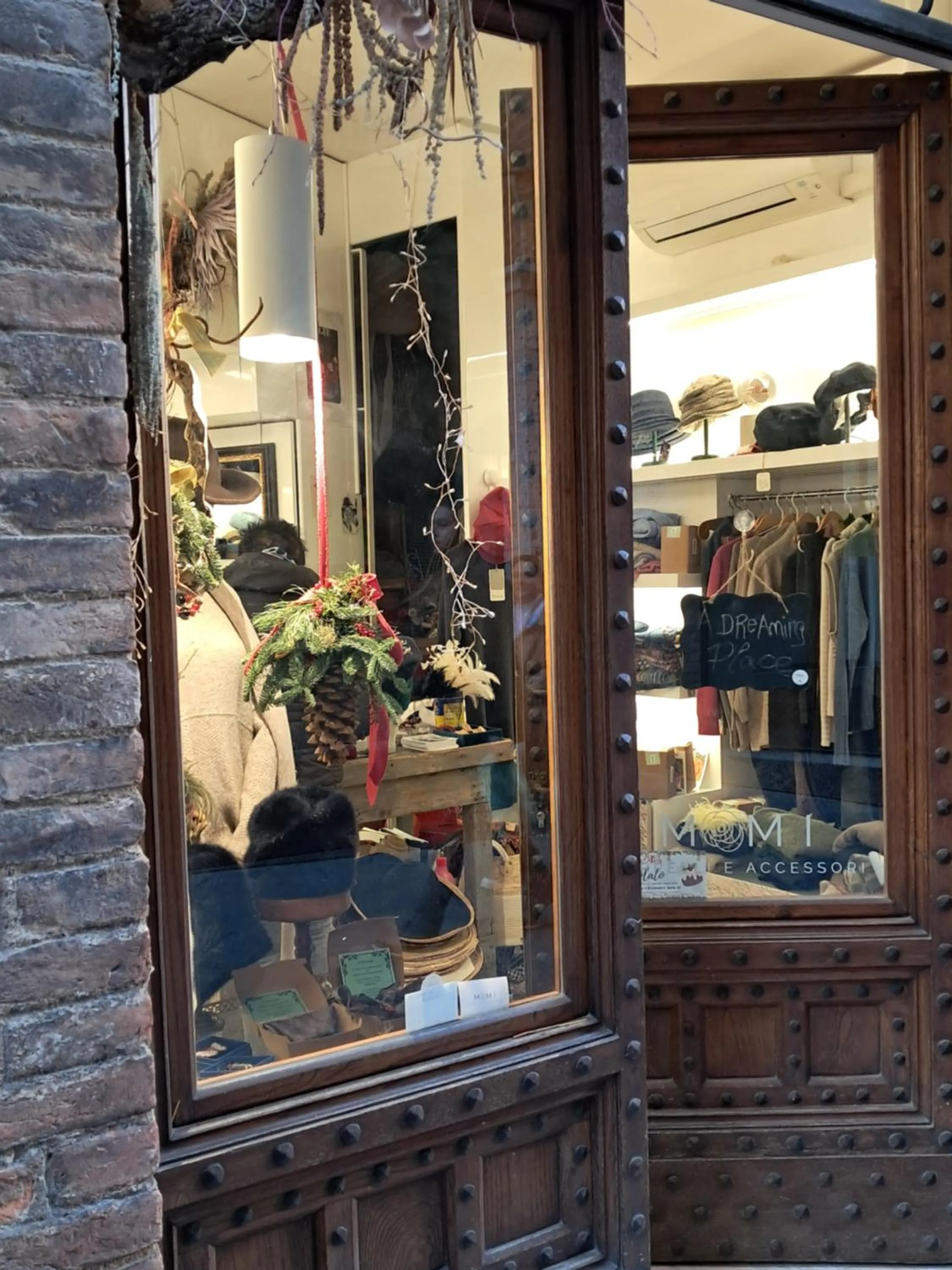 On-site shops in Hotel Minerva