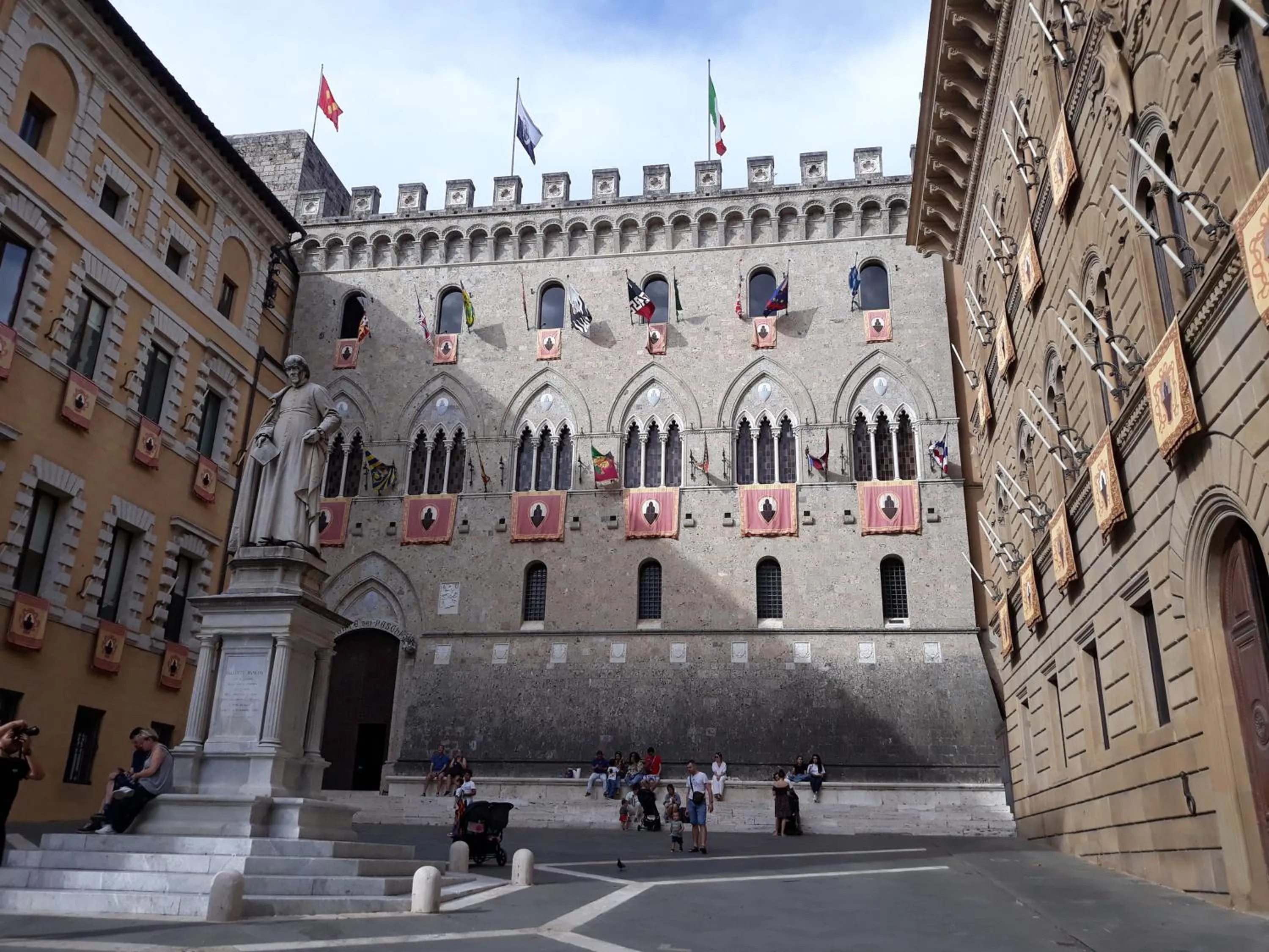 Nearby landmark in Hotel Minerva