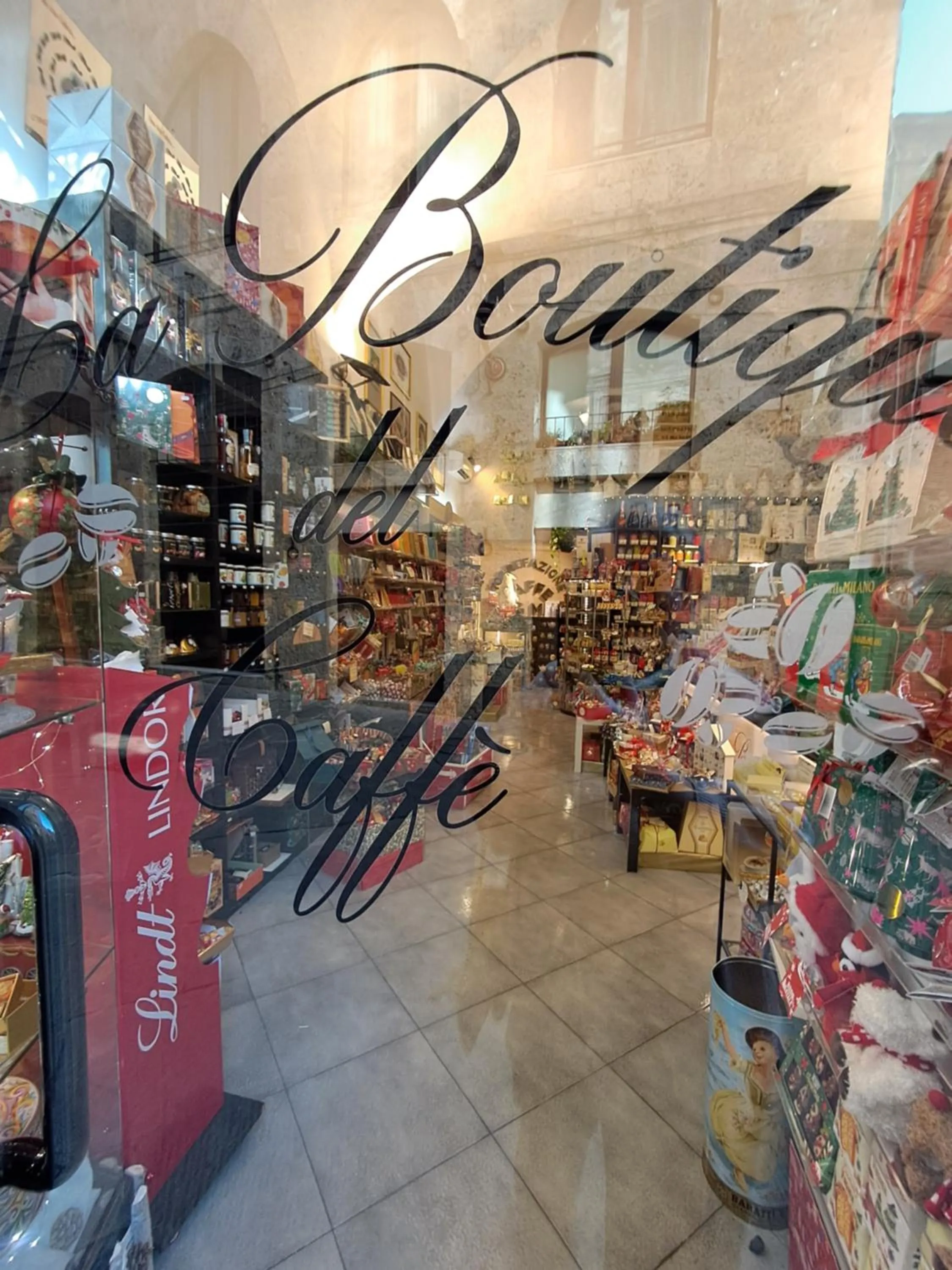 On-site shops in Hotel Minerva