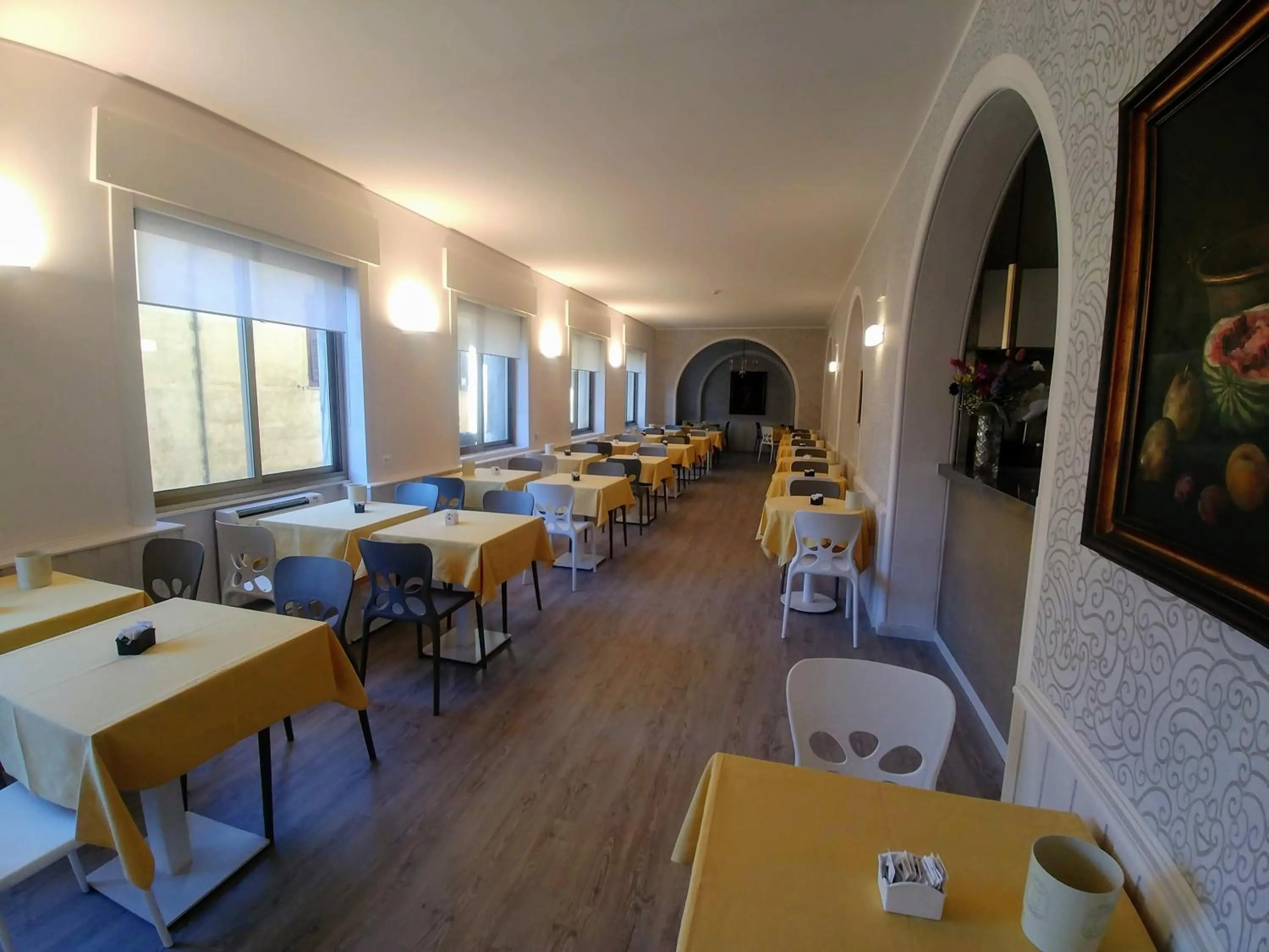 Buffet breakfast in Hotel Vittoria