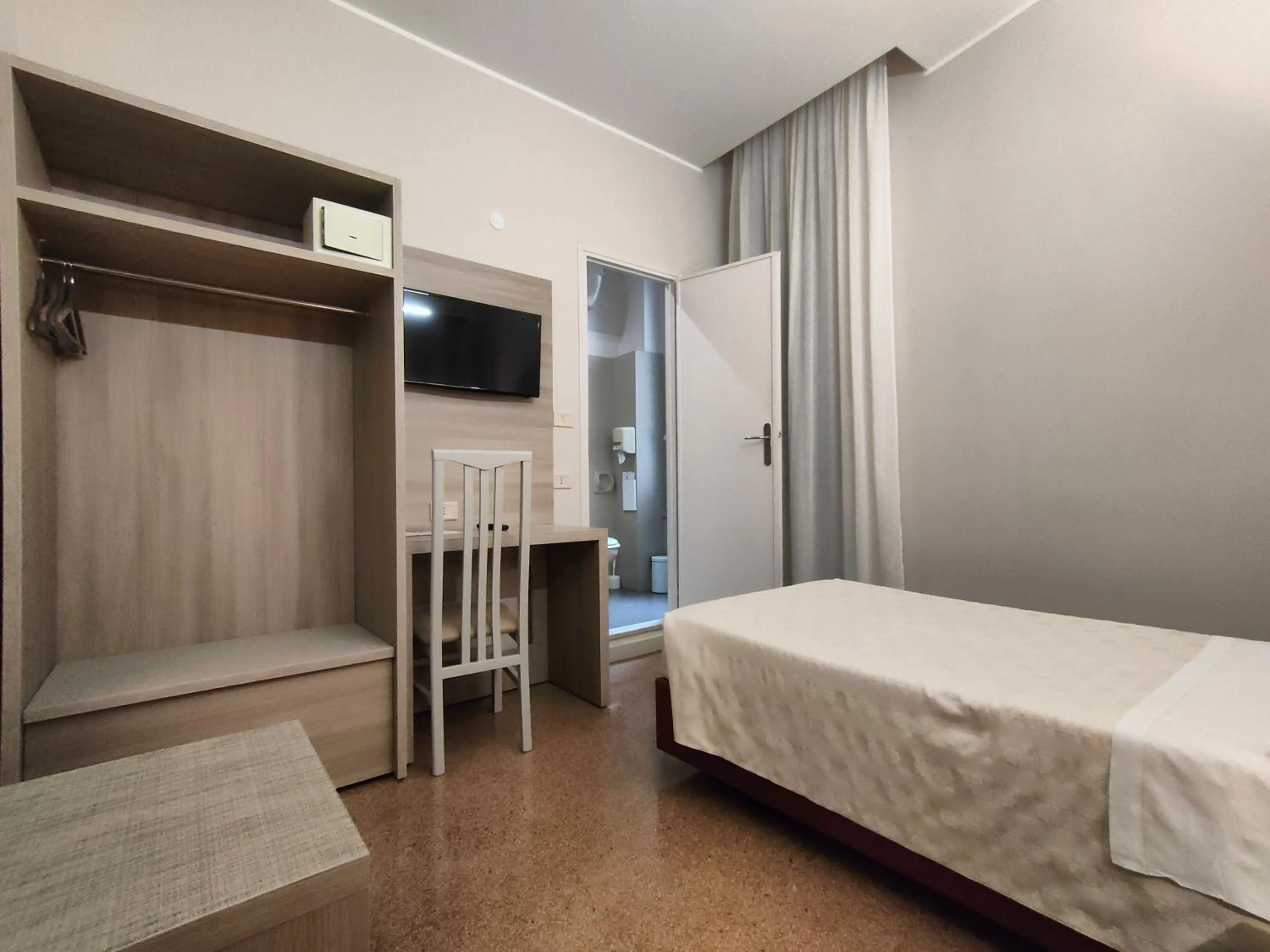 Bed in Hotel Vittoria