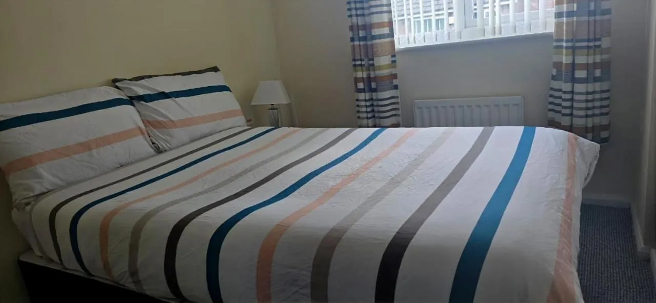 Bed in Nice Residential Within Easy Reach Of Town