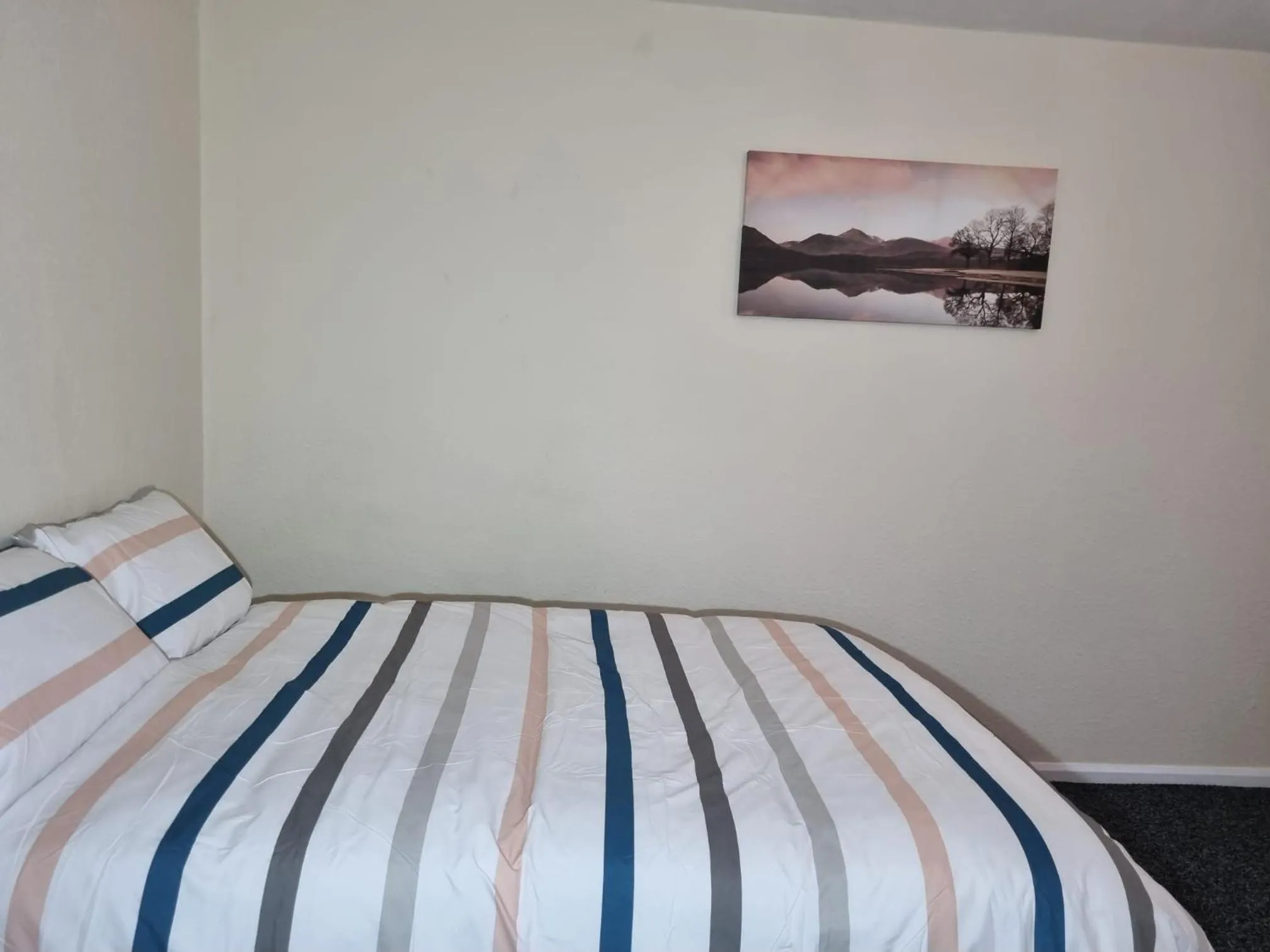 Bed in Nice Residential Within Easy Reach Of Town