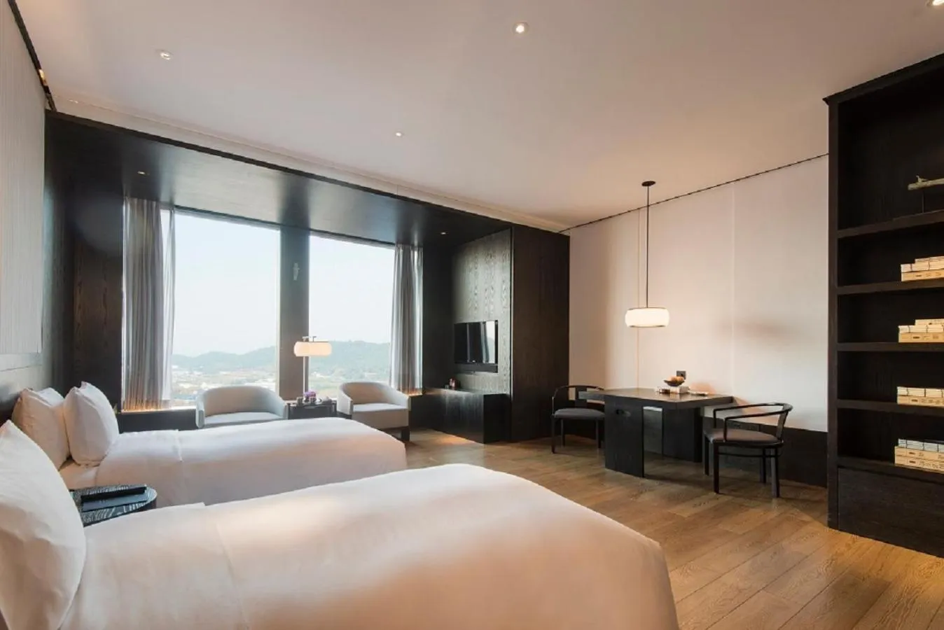 Bed in Hyatt Regency Wuhan Optics Valley