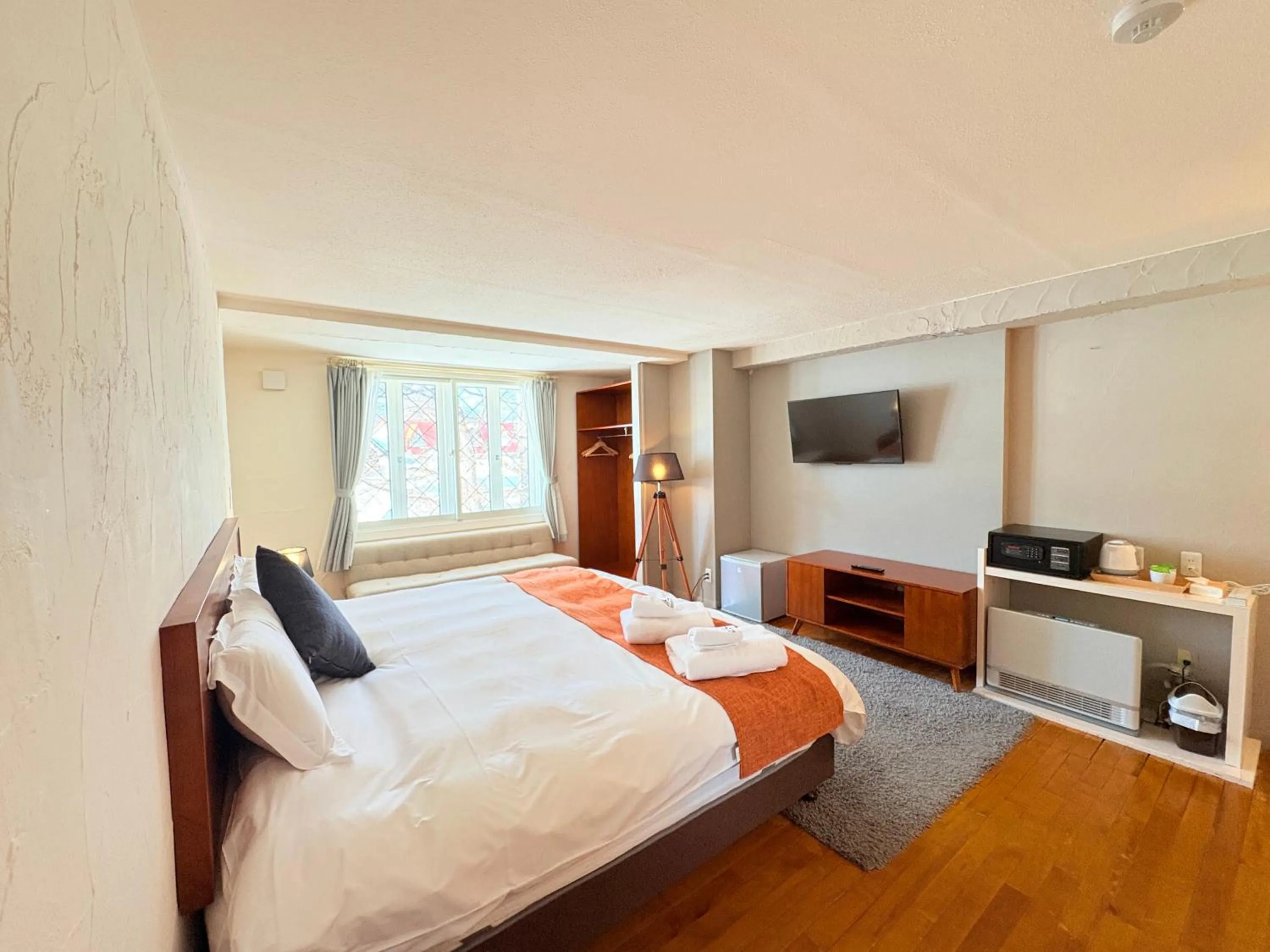 Guests, Bed in Active Life Madarao