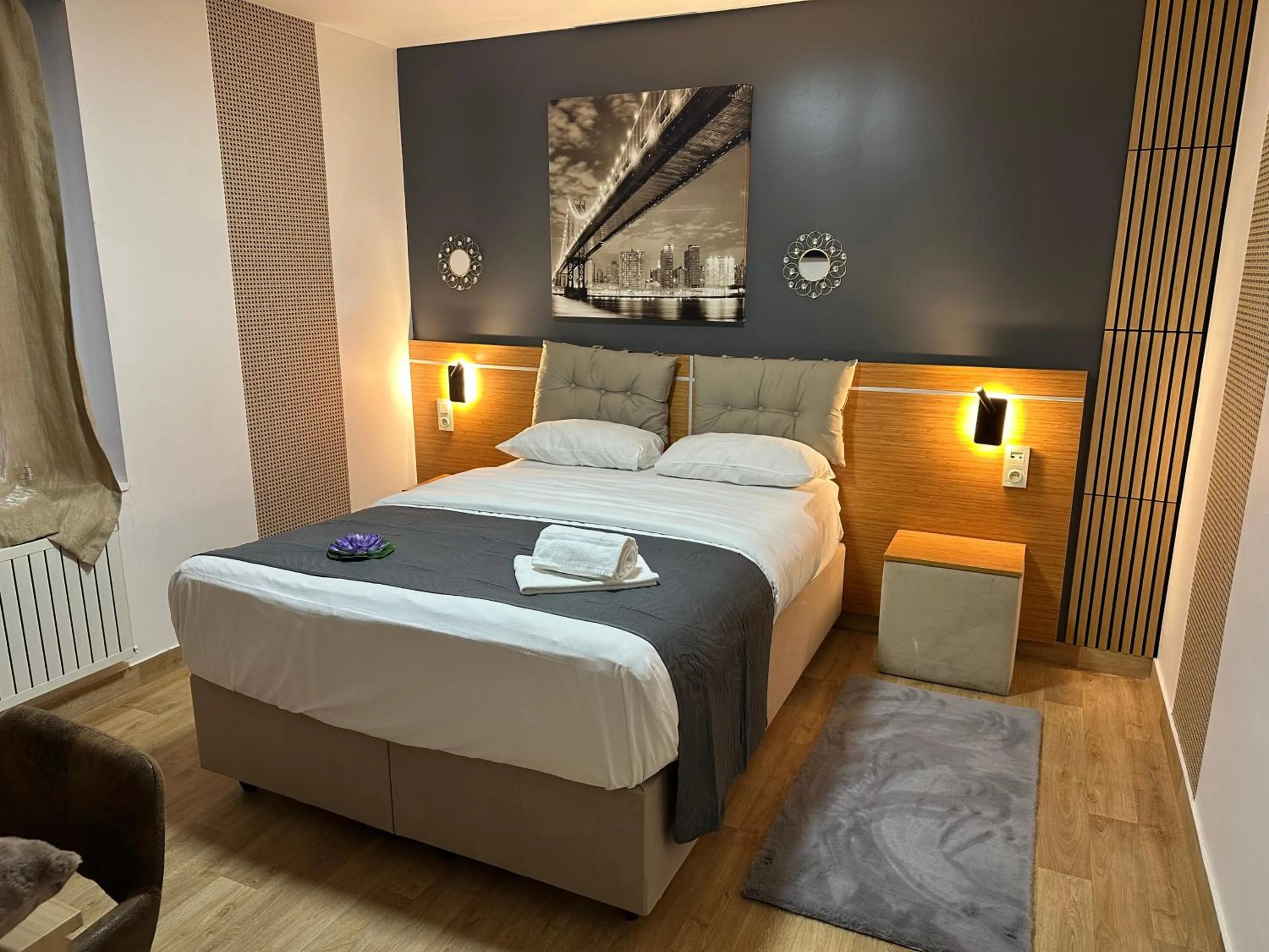 Bed in Hôtel Le Prince, Poitiers Gare