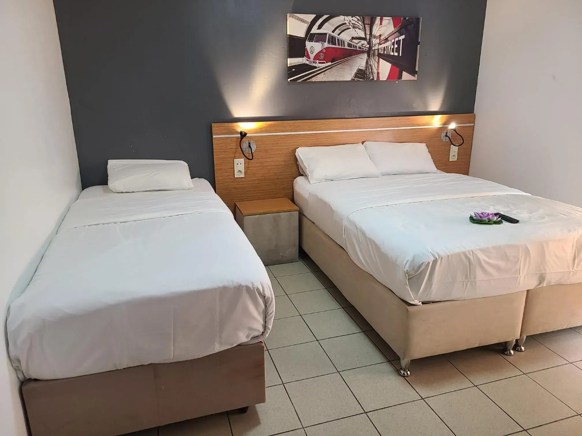 Twin Room in Hôtel Victoire, Poitiers Gare Twin Room in Hôtel Victoire, Poitiers Gare