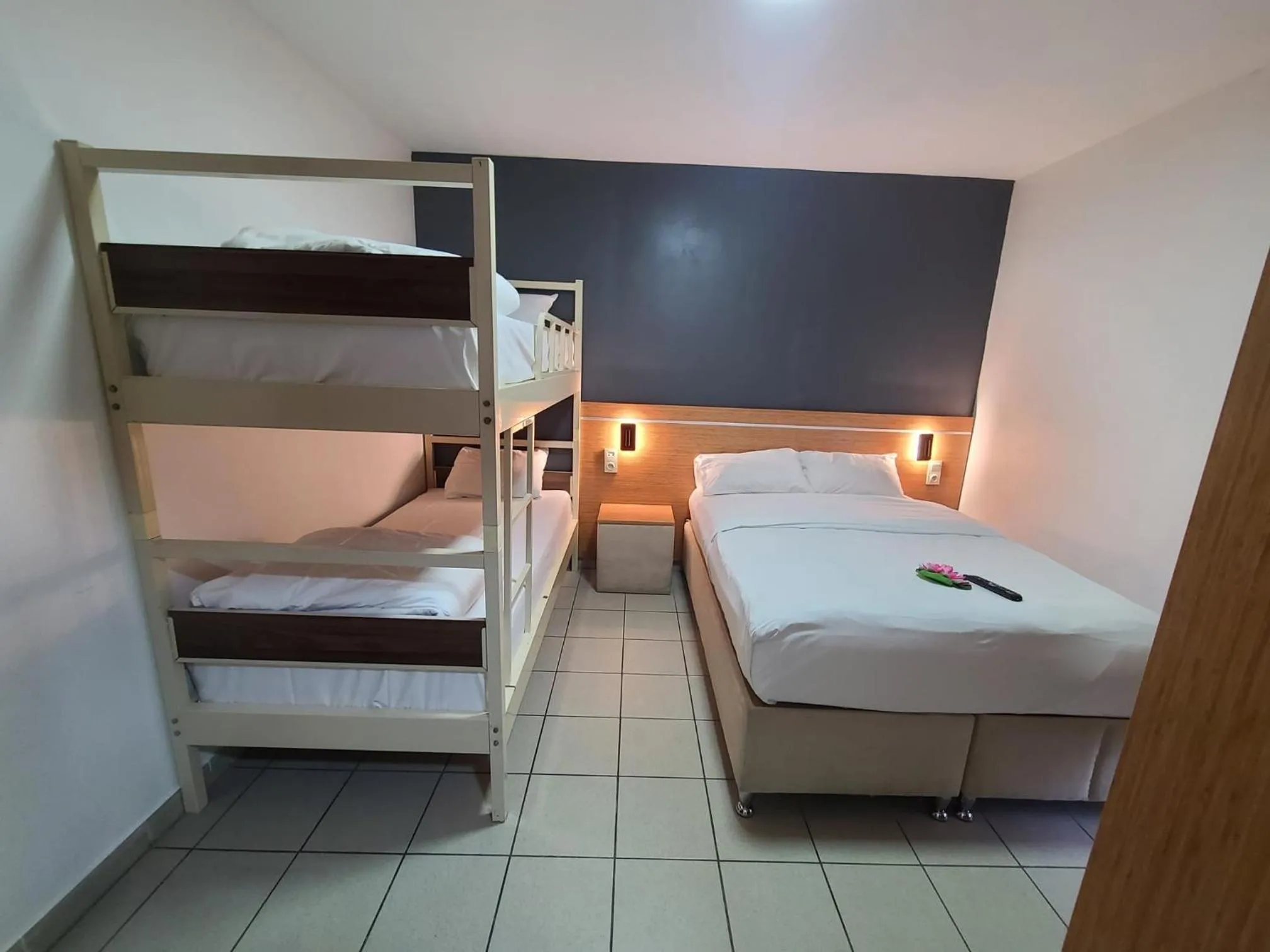 Bed in Hôtel Victoire, Poitiers Gare