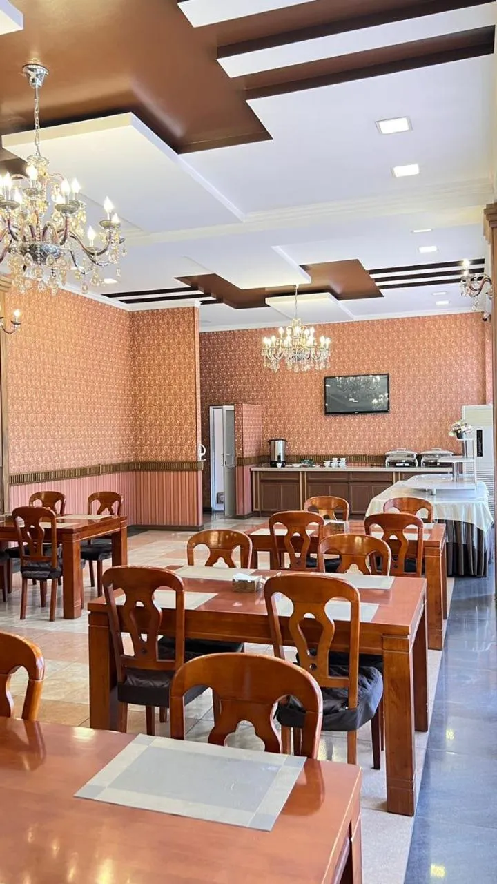 Restaurant/places to eat in Hotel Orto Asia