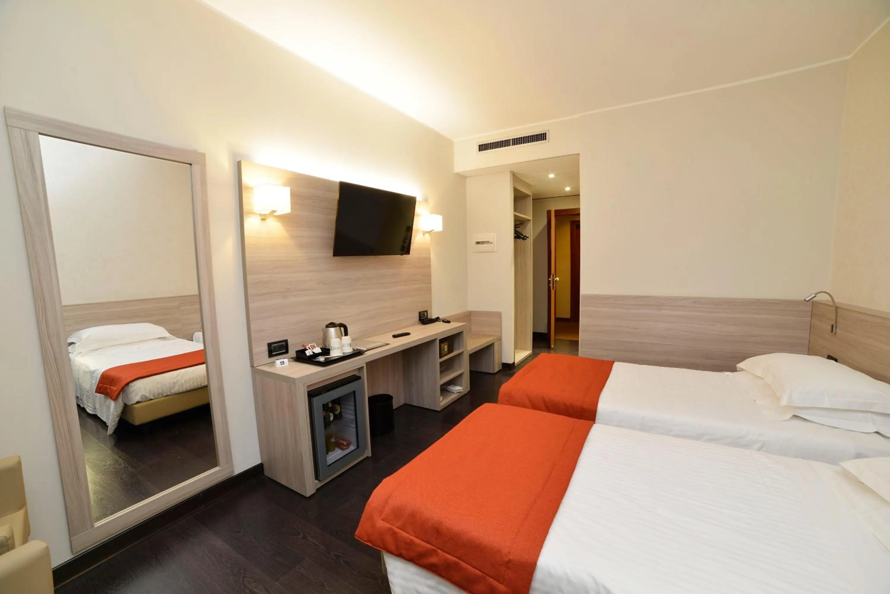 Coffee/tea facilities, Bed in Best Western Park Hotel