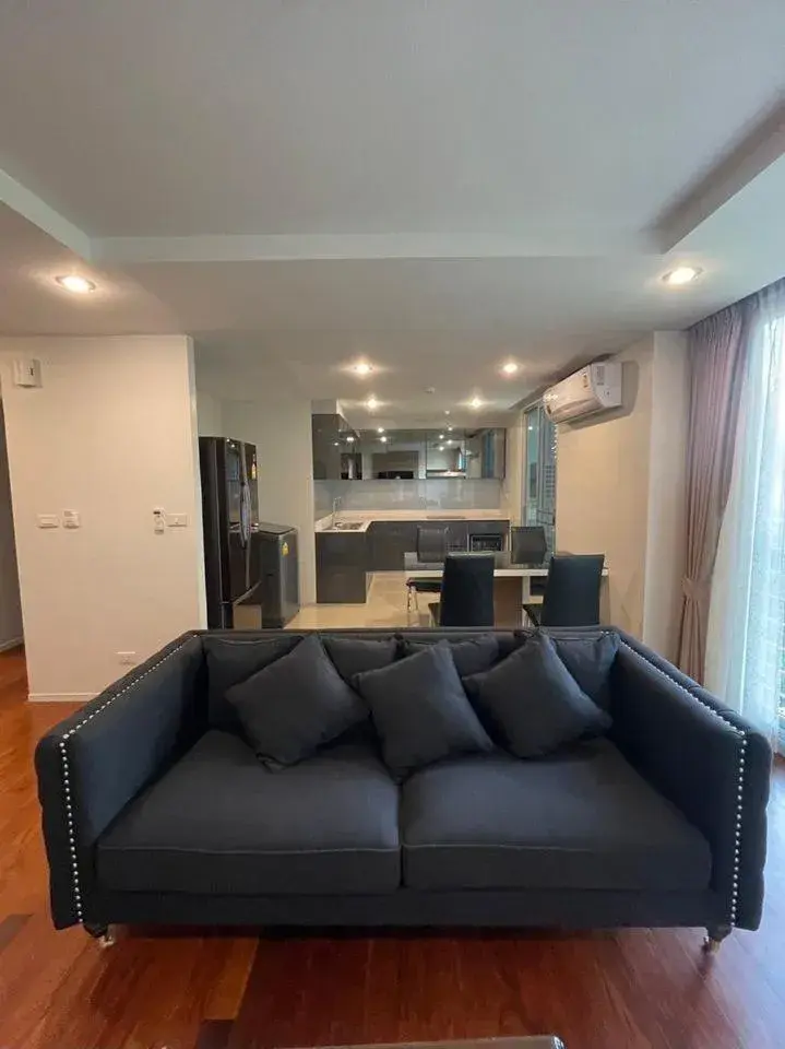 Two-Bedroom Apartment in ViVi Avenue Thonglor Two-Bedroom Apartment in ViVi Avenue Thonglor