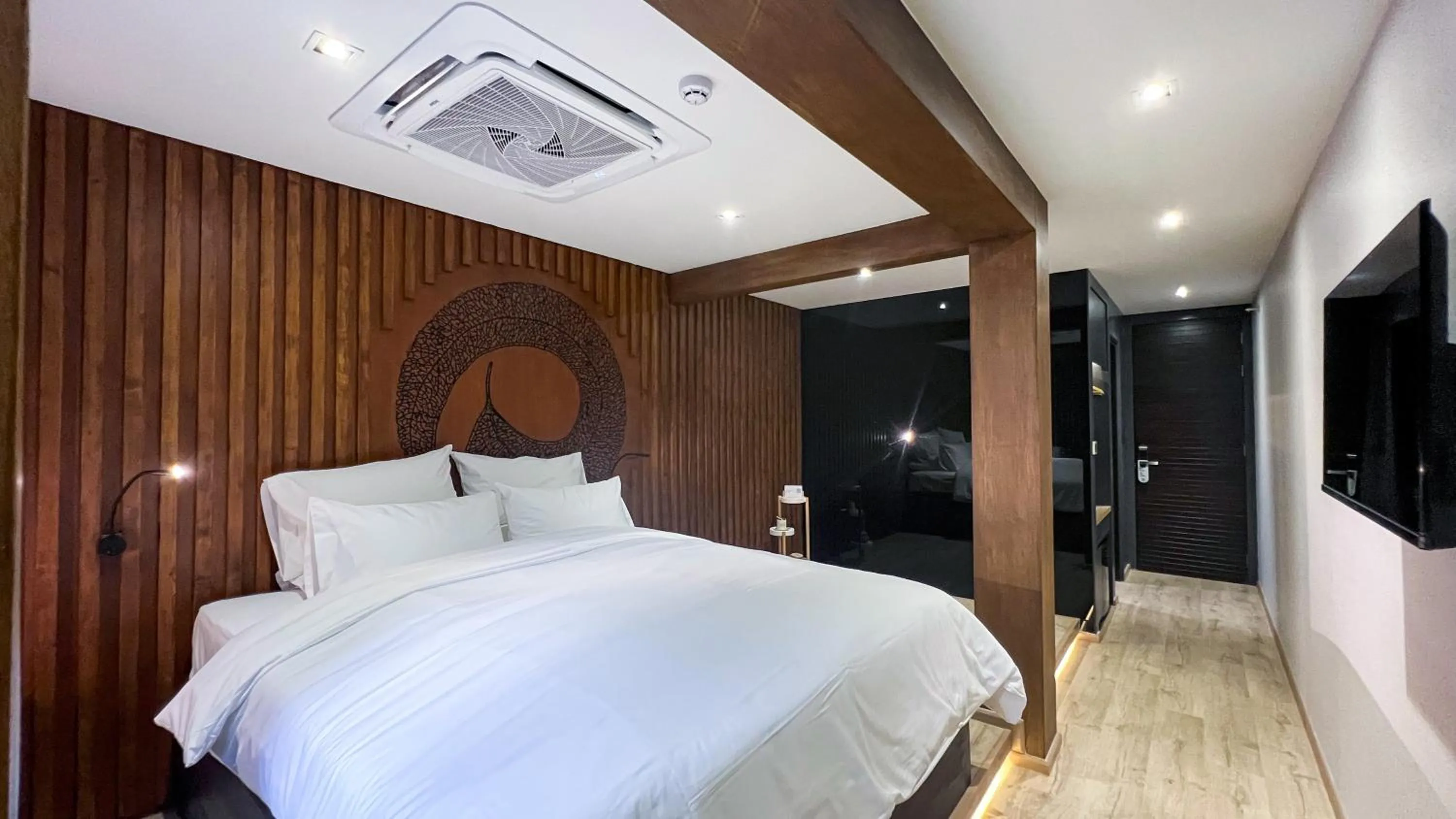 Photo of the whole room, Bed in The Nhorm Hotel Ratchada