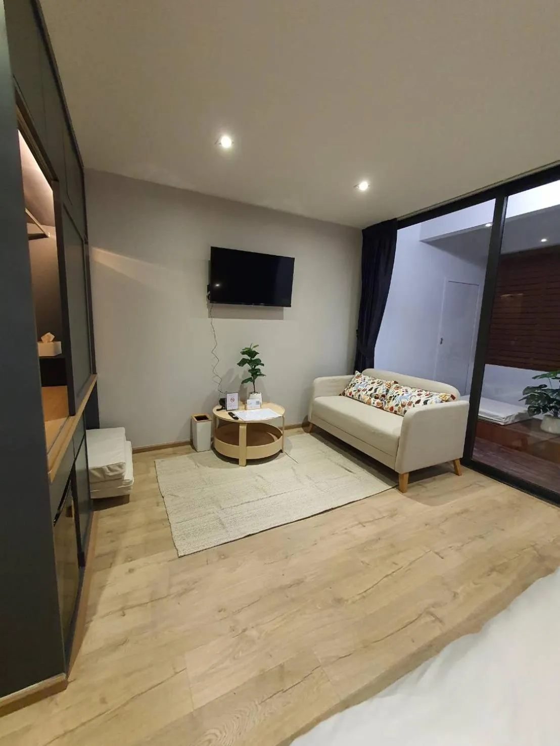 Photo of the whole room in The Nhorm Hotel Ratchada