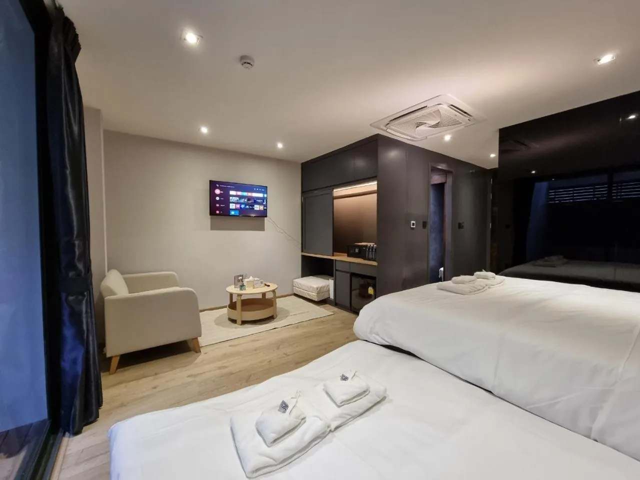 Photo of the whole room, Bed in The Nhorm Hotel Ratchada