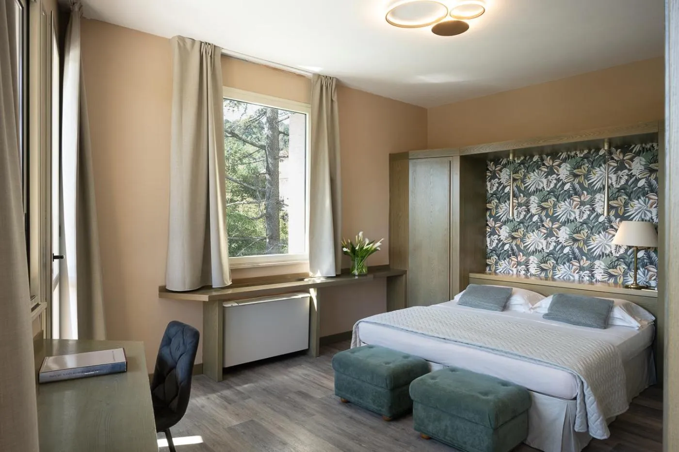 Living room, Bed in Grand Hotel Panoramic