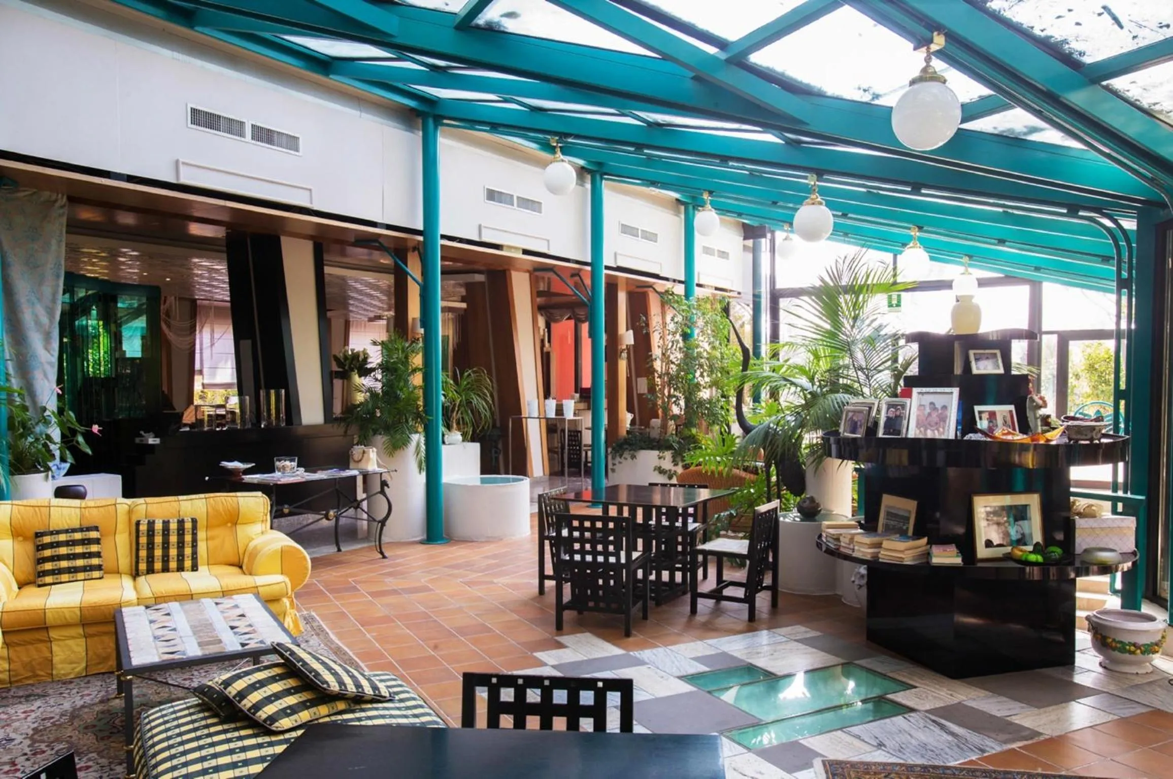 Communal lounge/ TV room in Grand Hotel Panoramic