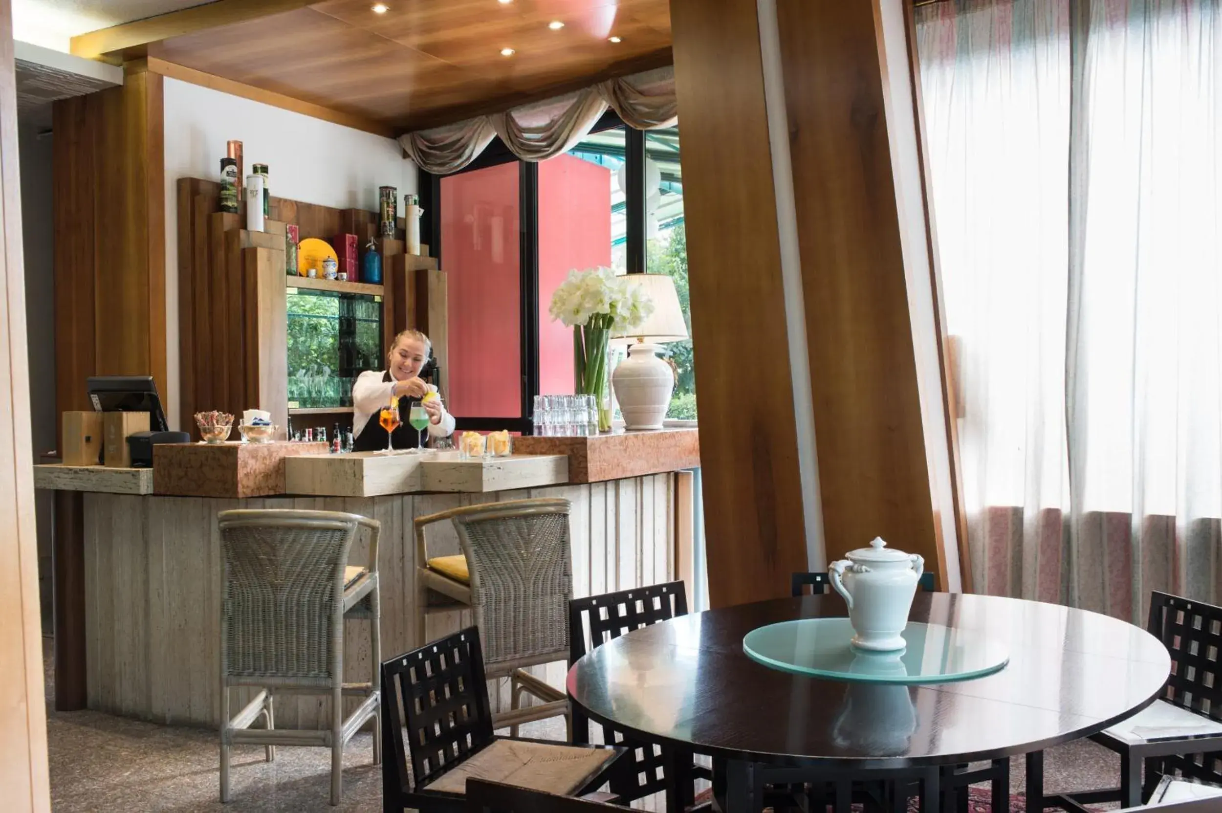 Lounge or bar in Grand Hotel Panoramic Lounge or bar in Grand Hotel Panoramic