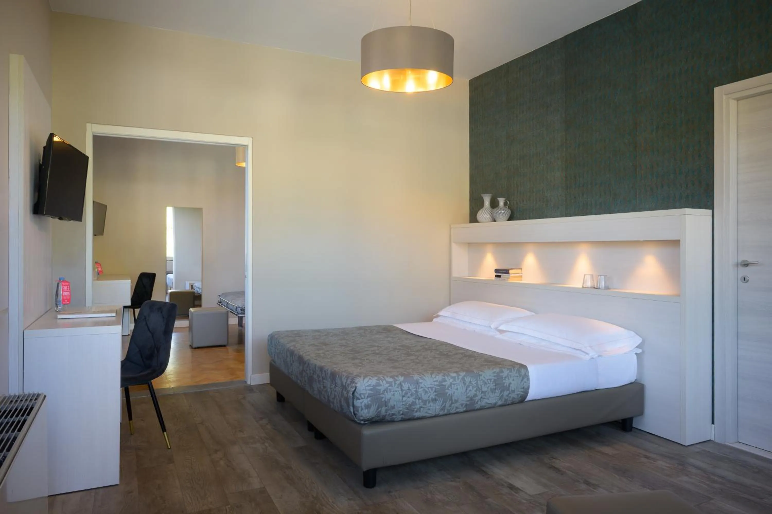 Bedroom, Bed in Grand Hotel Panoramic